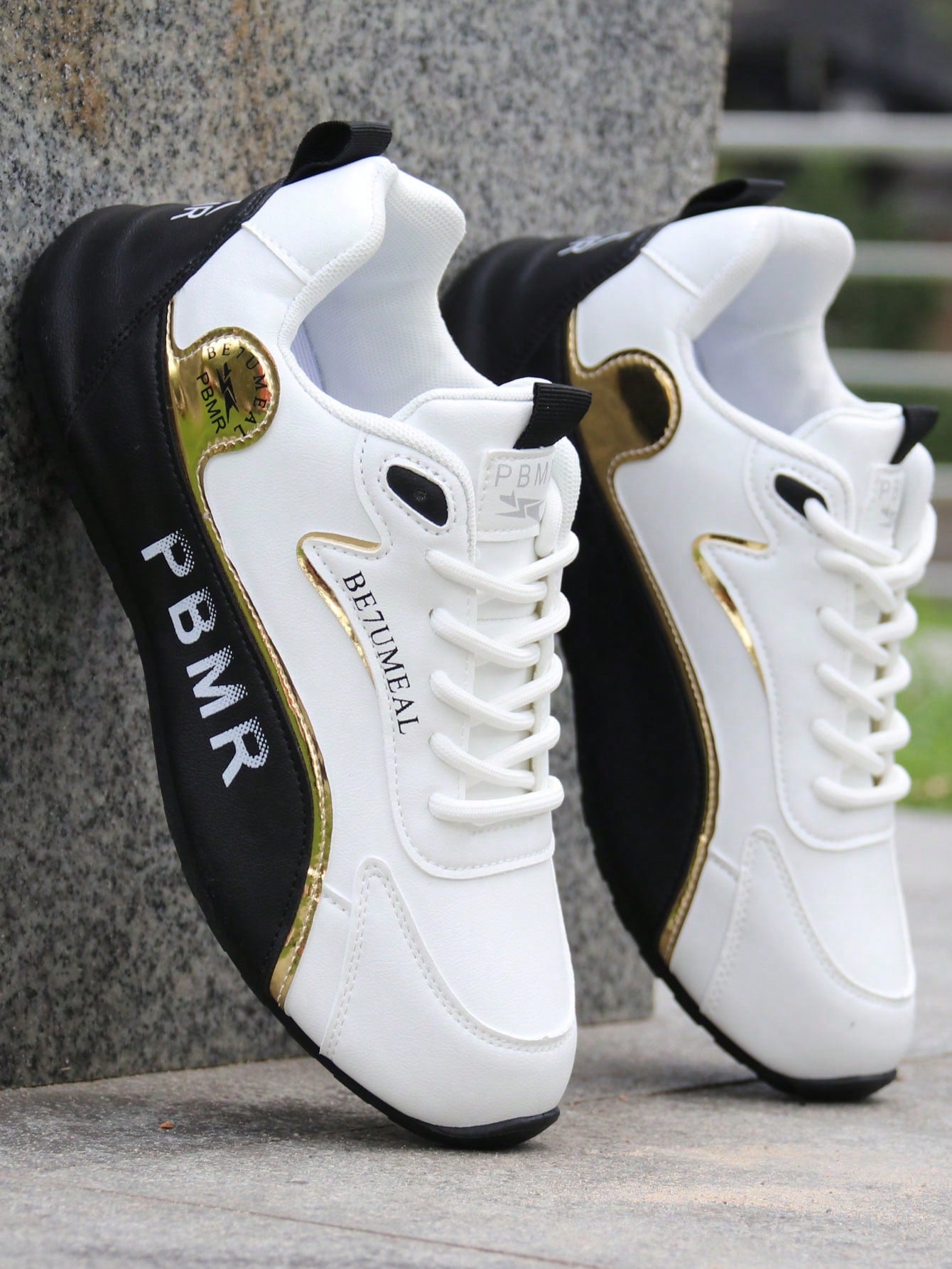 Tênis Corrida Recortes Esportivos Solado Leve