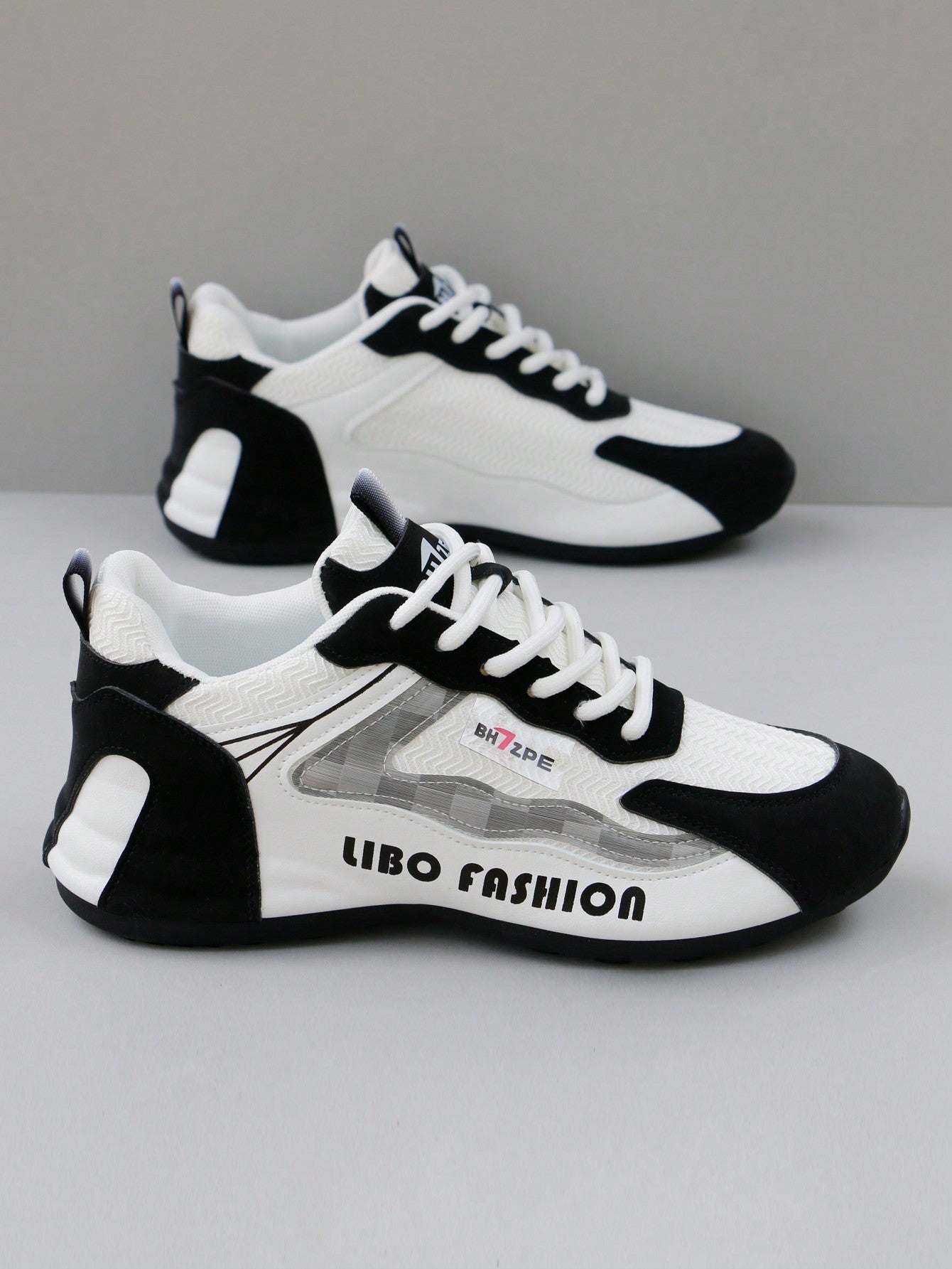 Tênis Casual Respirável Com Recortes Contrastantes