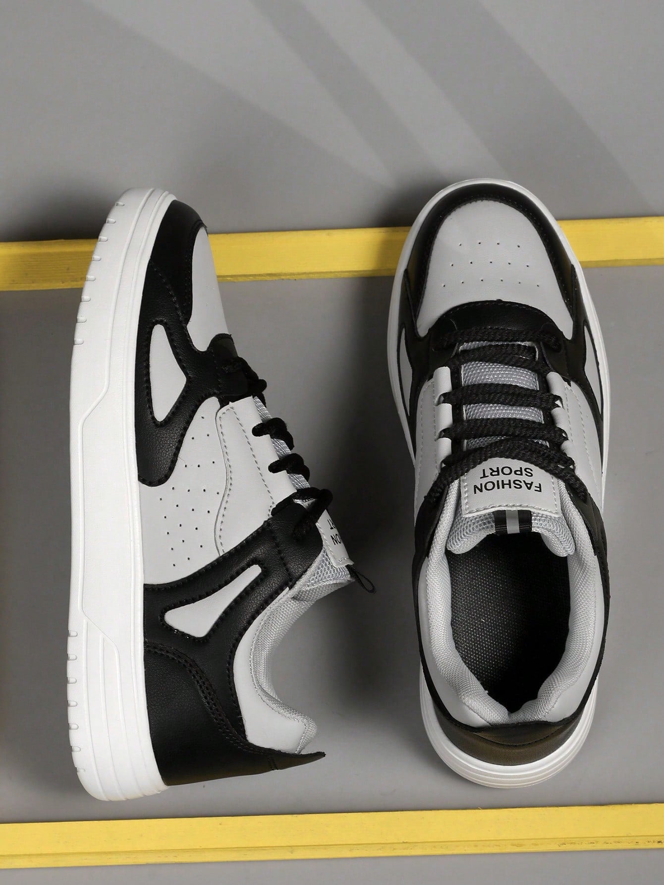 Tênis Casual Cano Baixo Recortes Modernos Solado Resistente