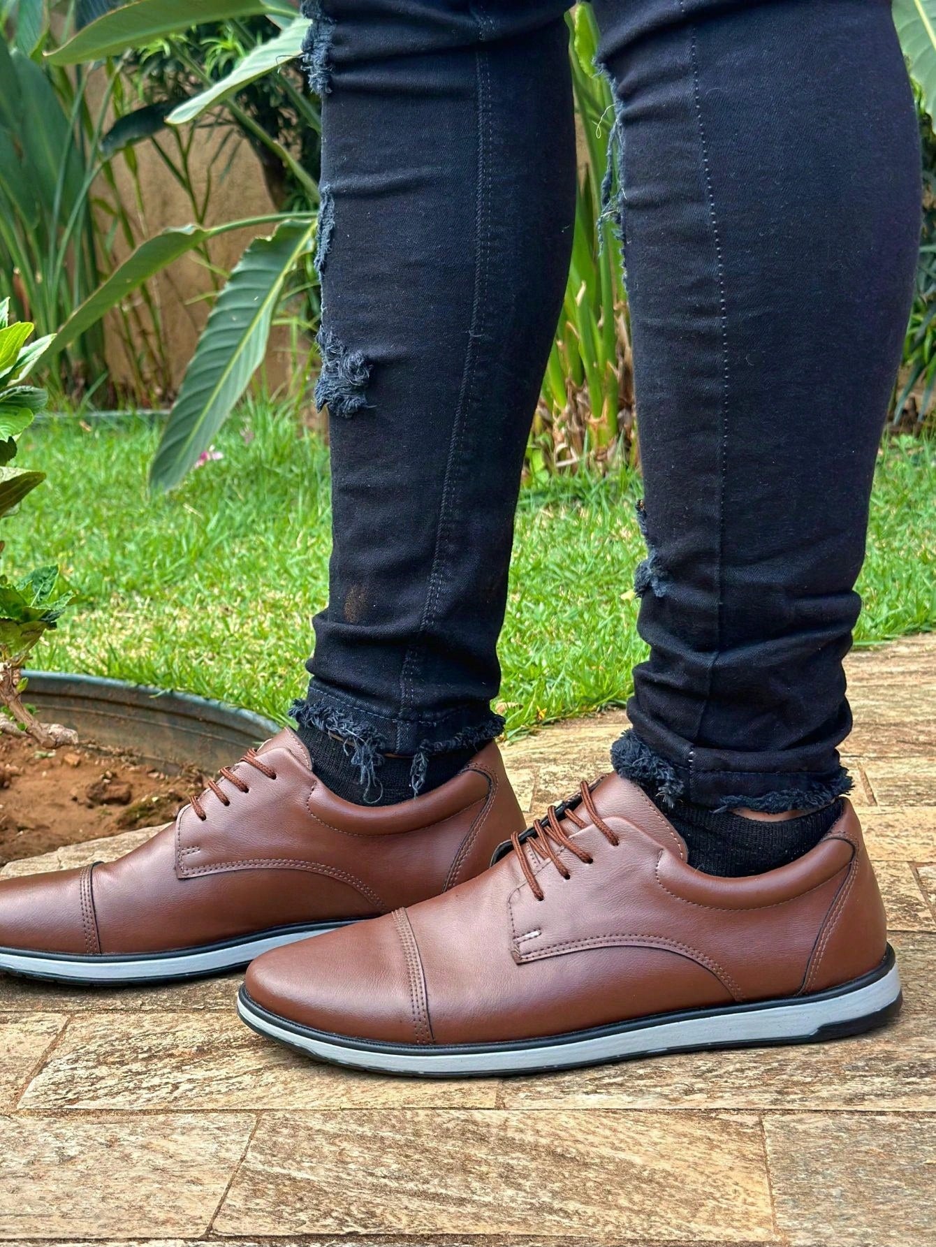 Tênis Casual Couro Com Solado Baixo Confortável