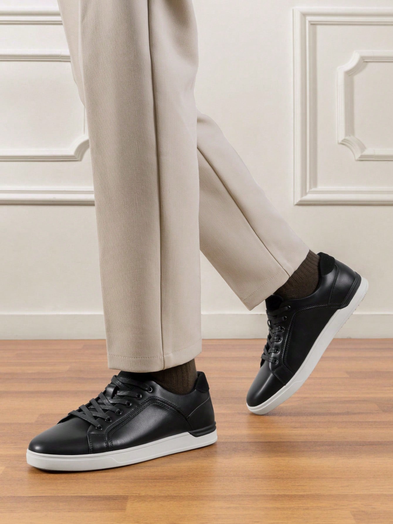 Tênis Casual Couro Com Solado Baixo Antiderrapante