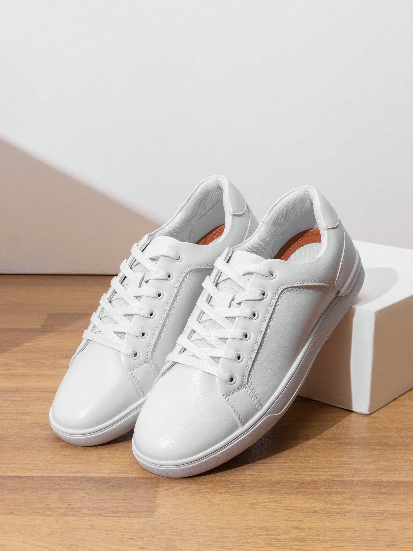 Tênis Casual Couro Com Solado Baixo Antiderrapante