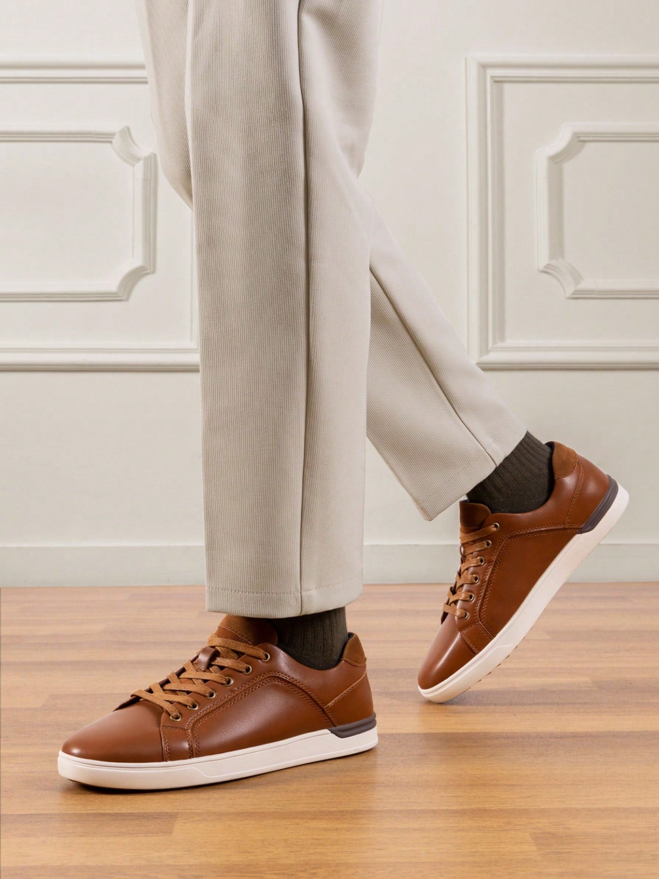 Tênis Casual Couro Com Solado Baixo Antiderrapante