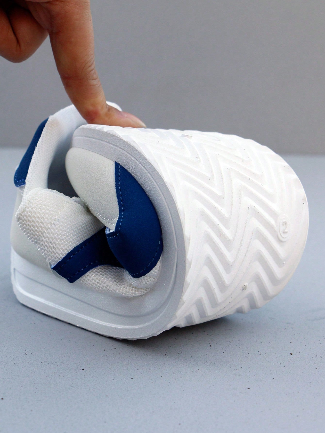 Tênis Casual Cano Baixo Respirável Recortes Alongados