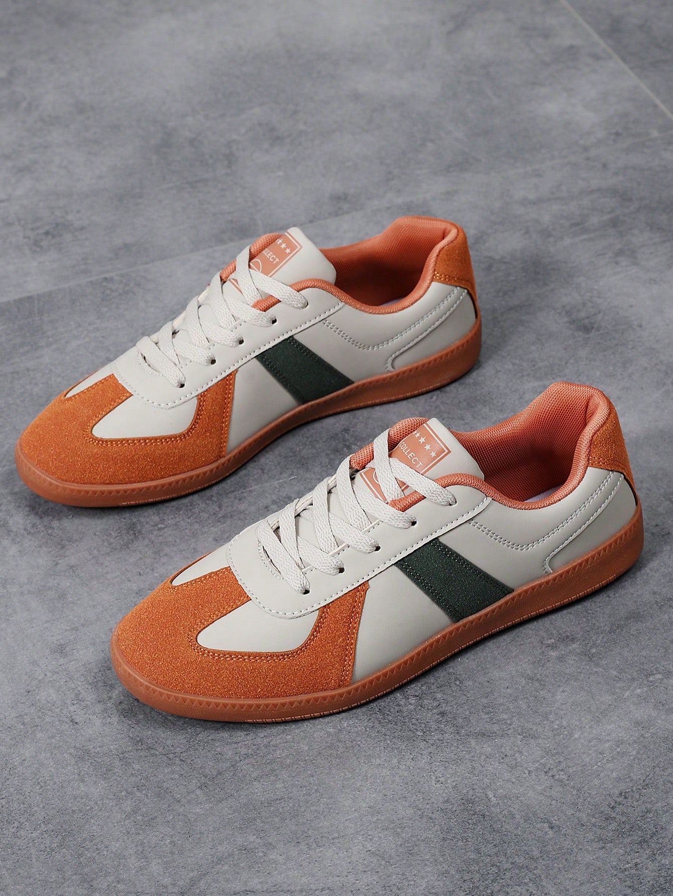 Tênis Casual Com Detalhes Em Camurça E Design Retrô