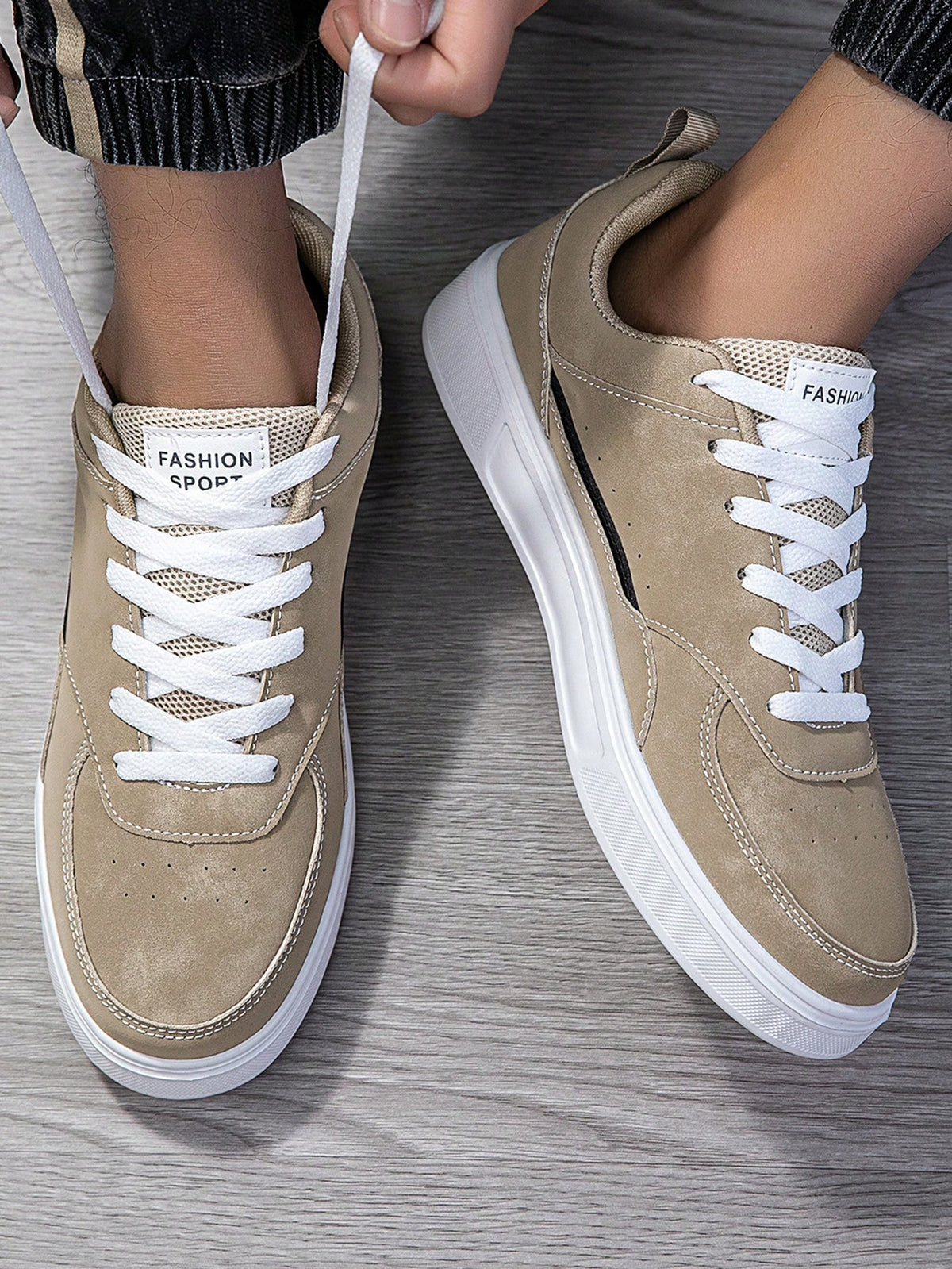 Tênis Casual Cano Baixo Camurça Design Clean