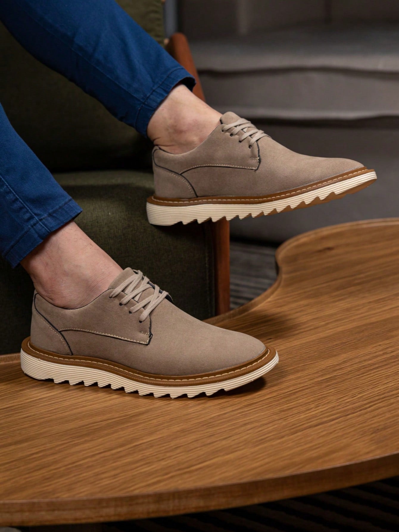 Tênis Casual Camurça Com Solado Tratorado Moderno