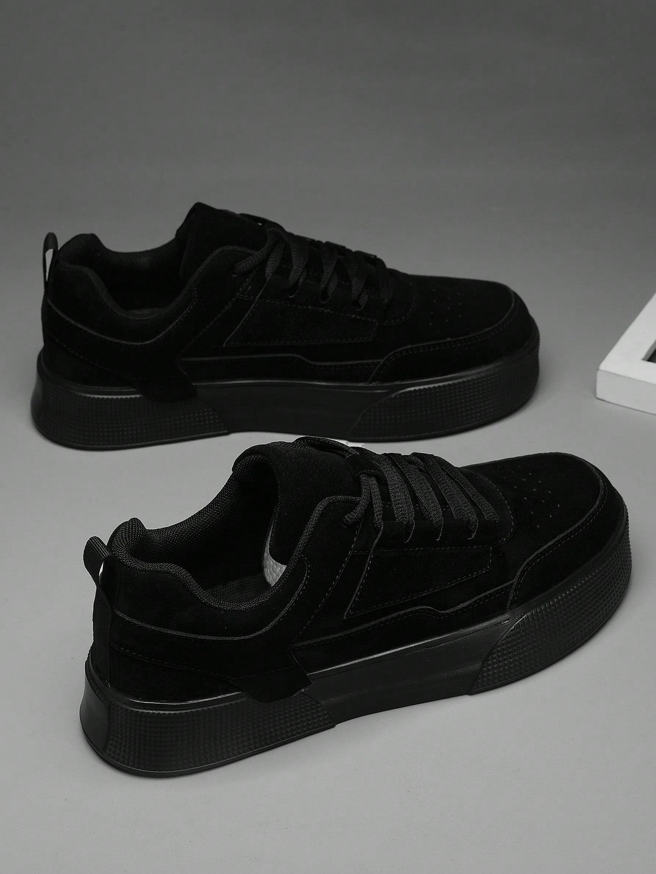 Tênis Street Casual Solado Grosso Design Minimalista