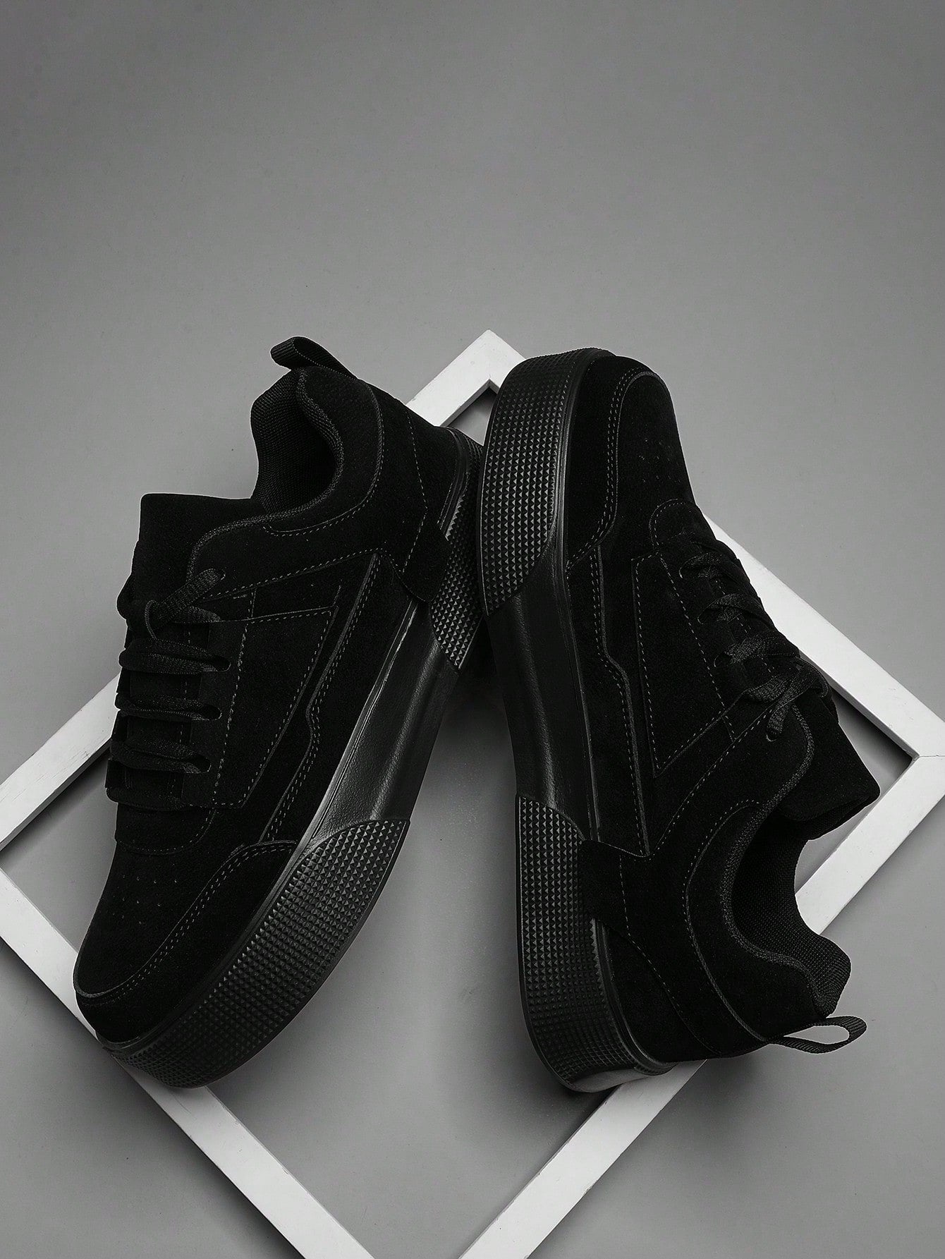 Tênis Street Casual Solado Grosso Design Minimalista