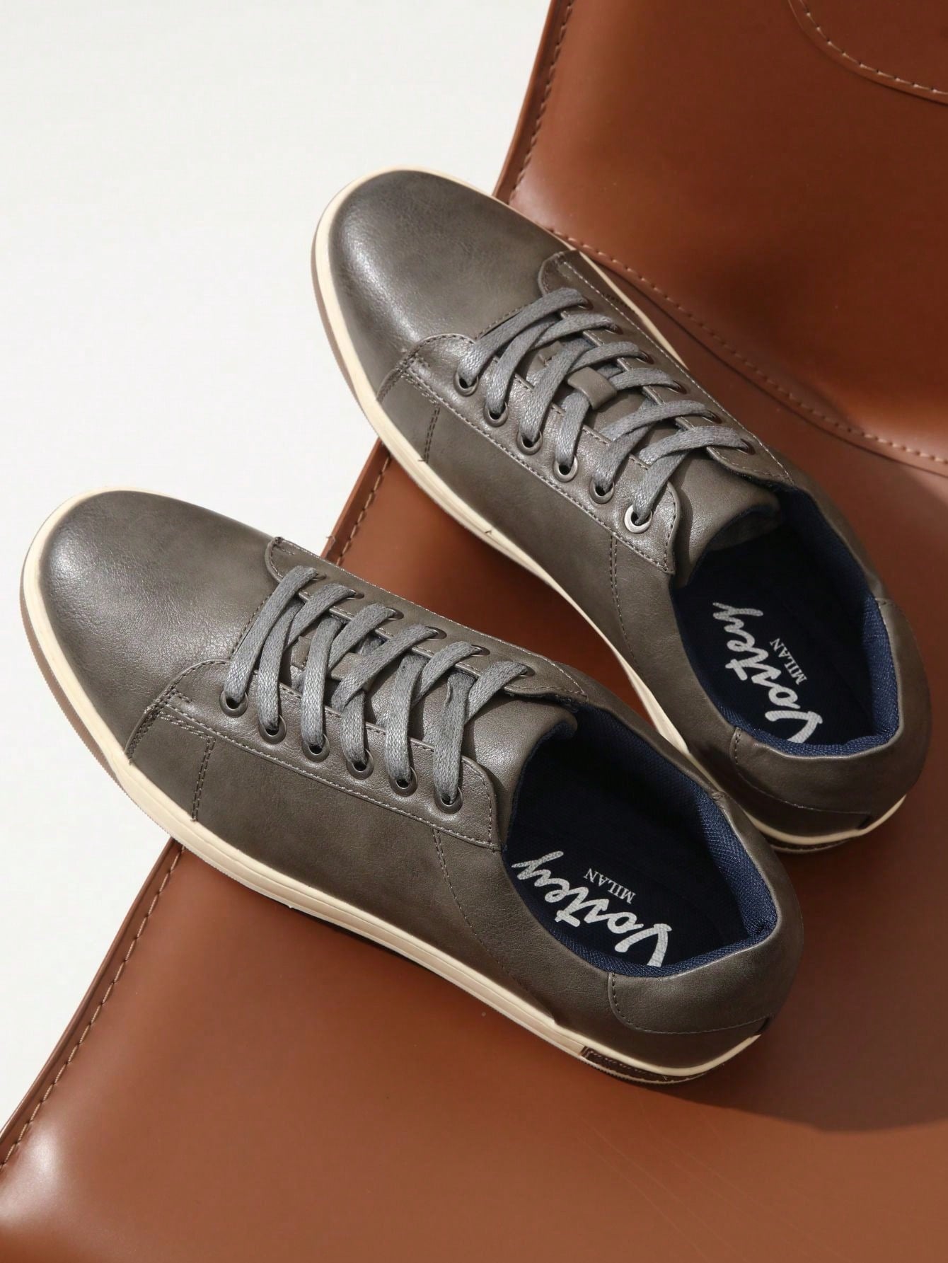 Tênis Casual Couro Design Clássico Solado Resistente