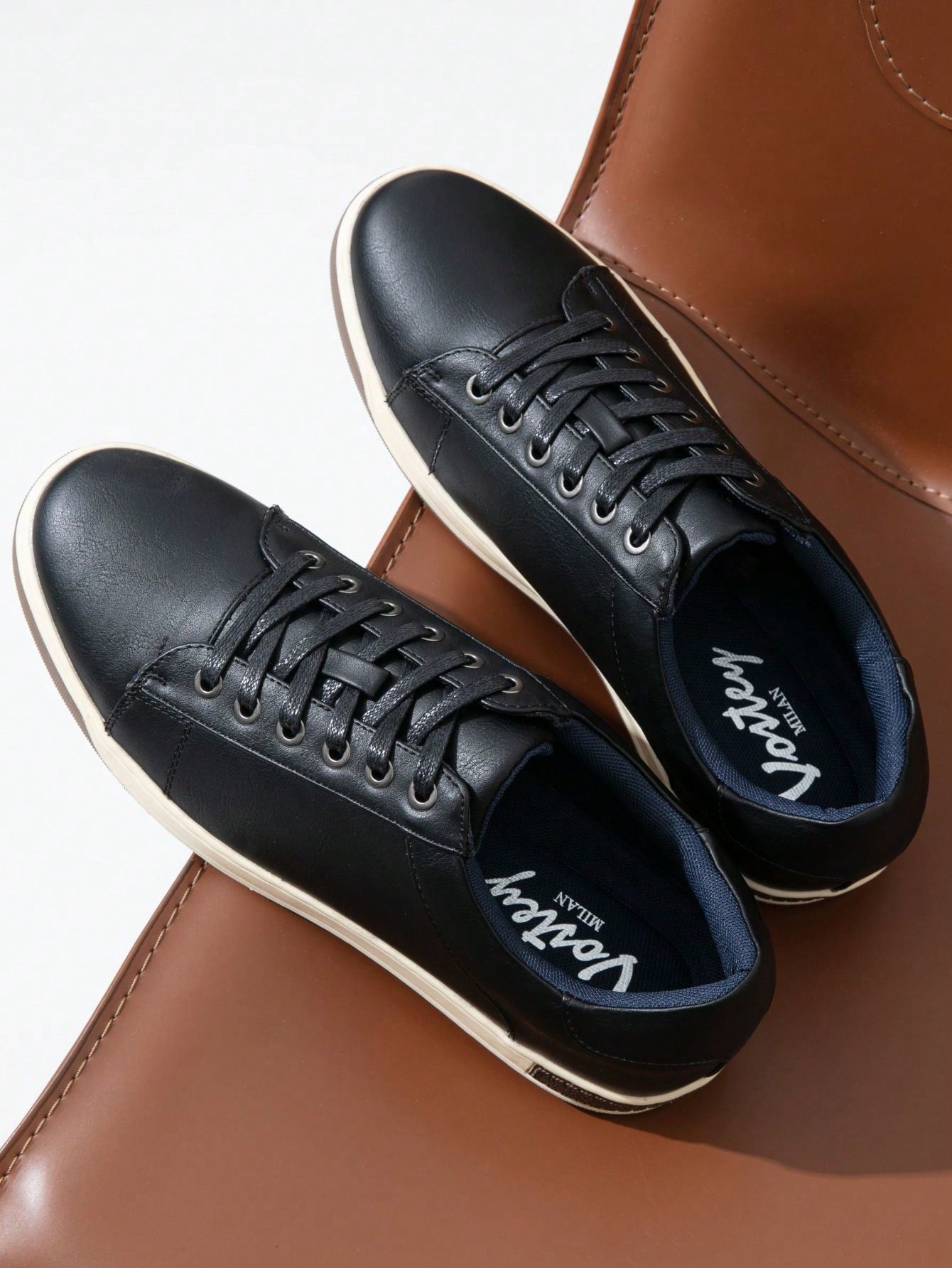 Tênis Casual Couro Design Clássico Solado Resistente