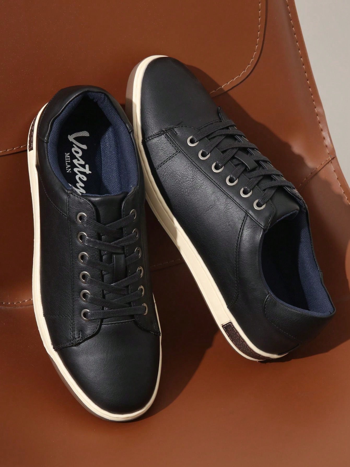 Tênis Casual Couro Design Clássico Solado Resistente