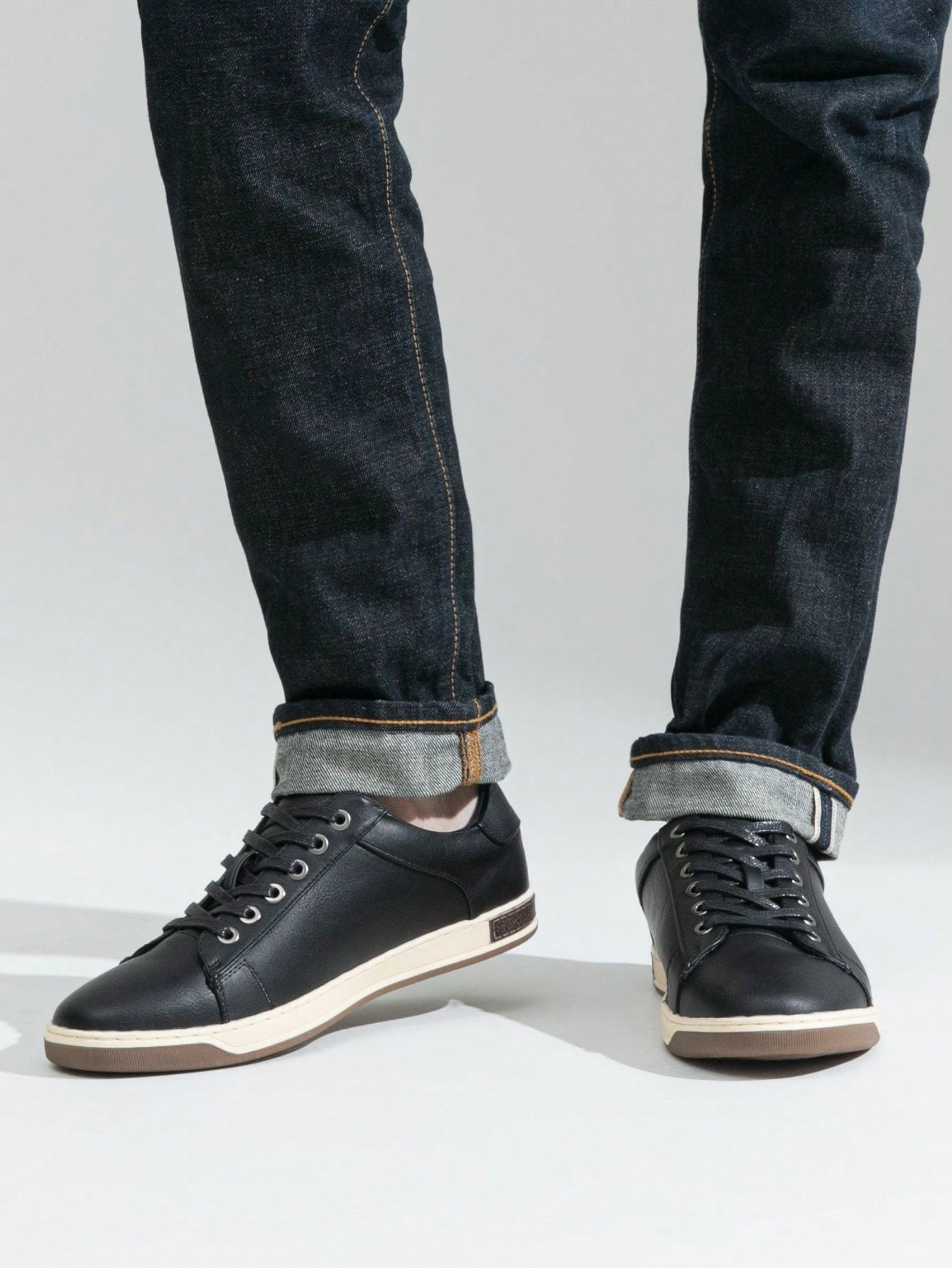 Tênis Casual Couro Design Clássico Solado Resistente