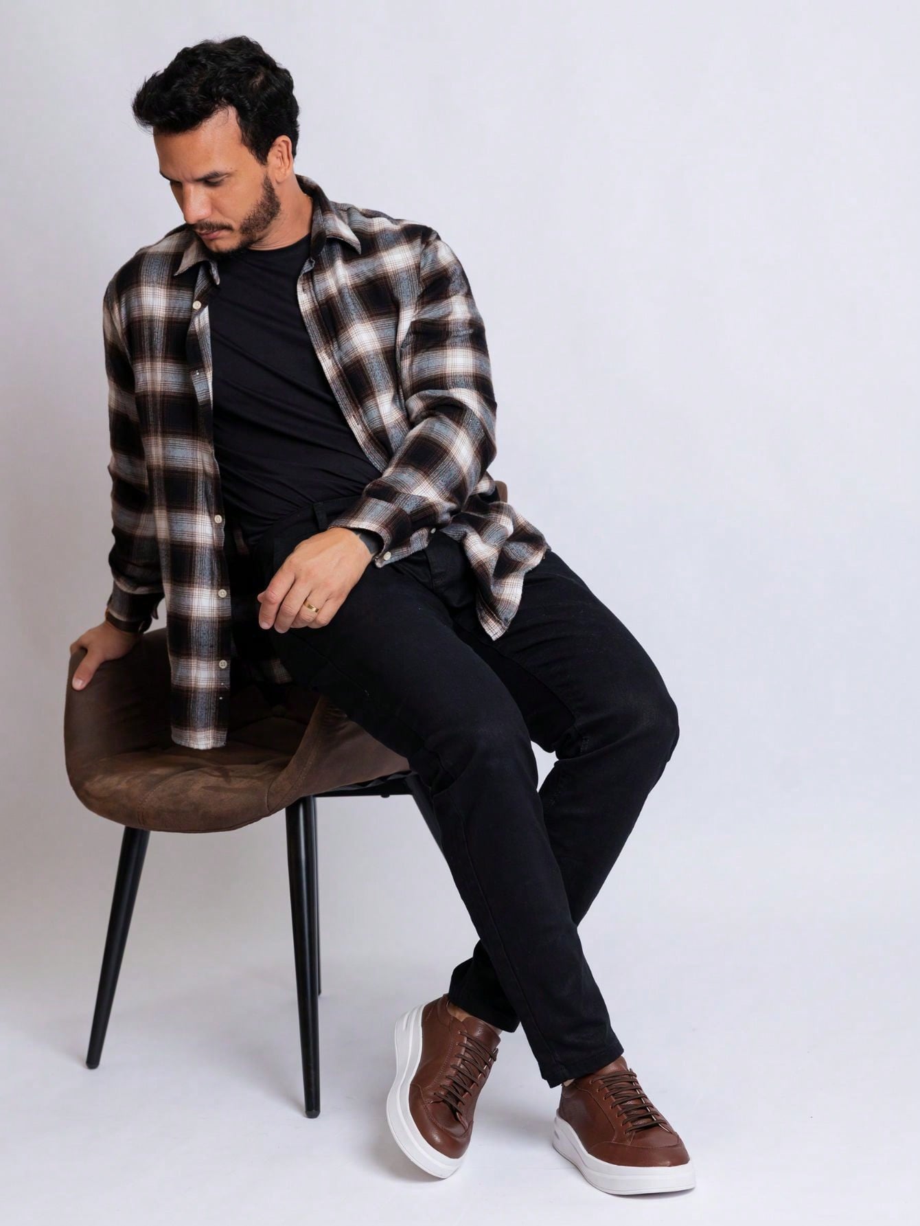 Tênis Casual Couro Com Solado Alto Robustecido