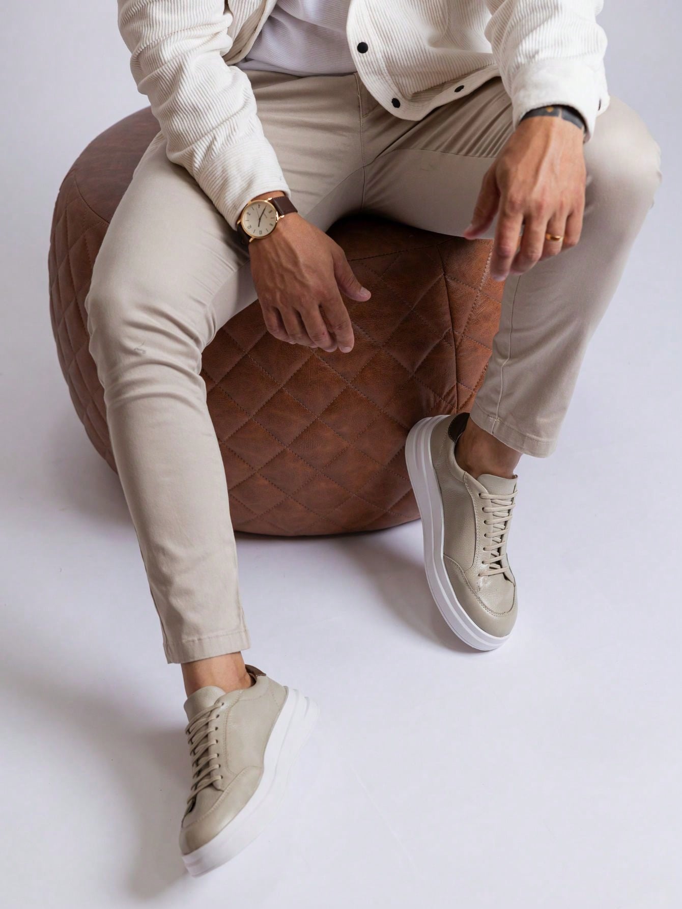 Tênis Casual Couro Com Solado Alto Robustecido