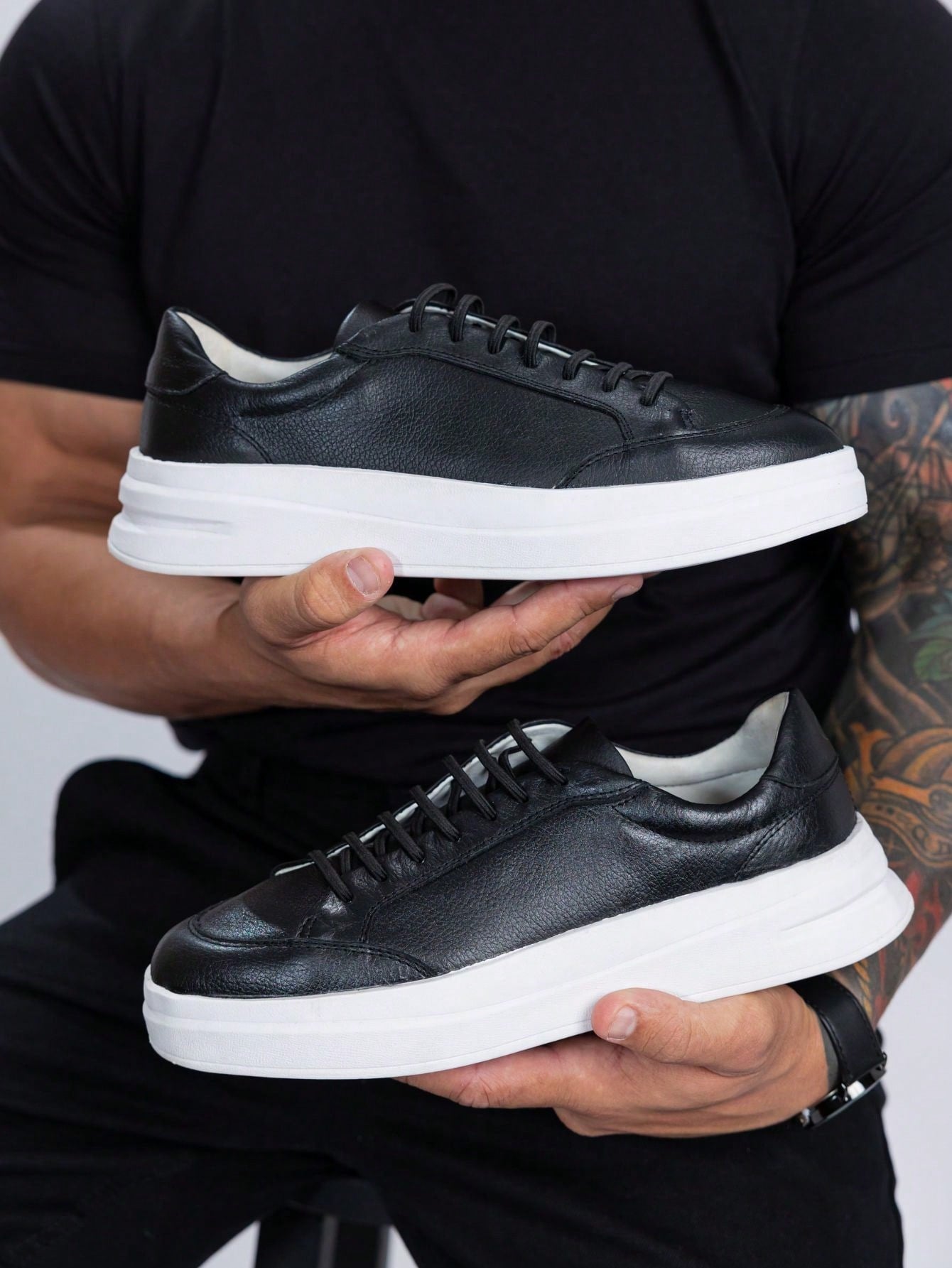 Tênis Casual Couro Com Solado Alto Robustecido