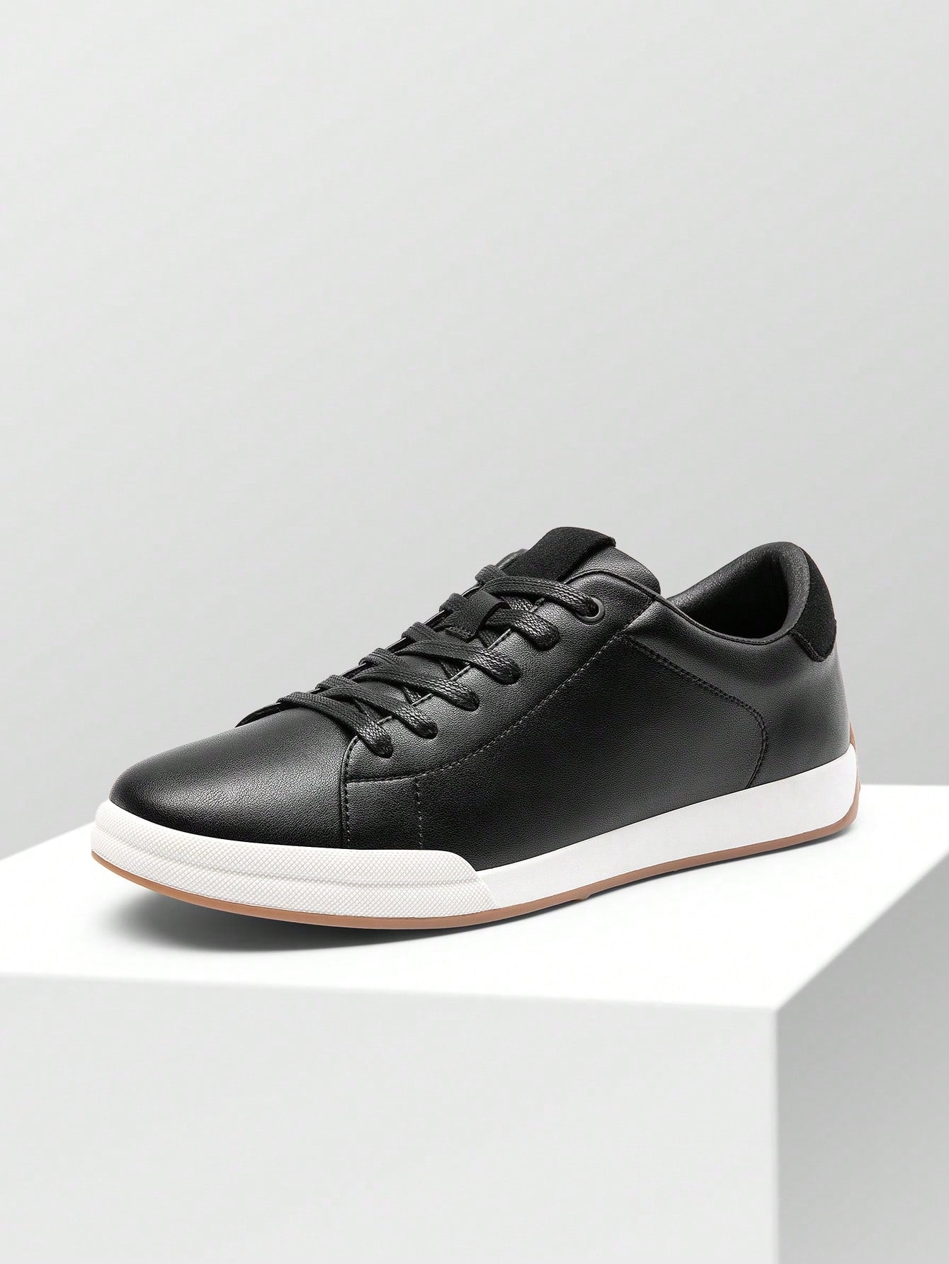 Tênis Casual Couro Design Minimalista Solado Resistente