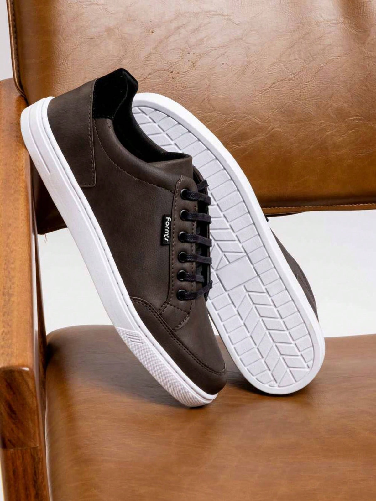 Tênis Casual Cano Baixo Estruturado Solado Resistente