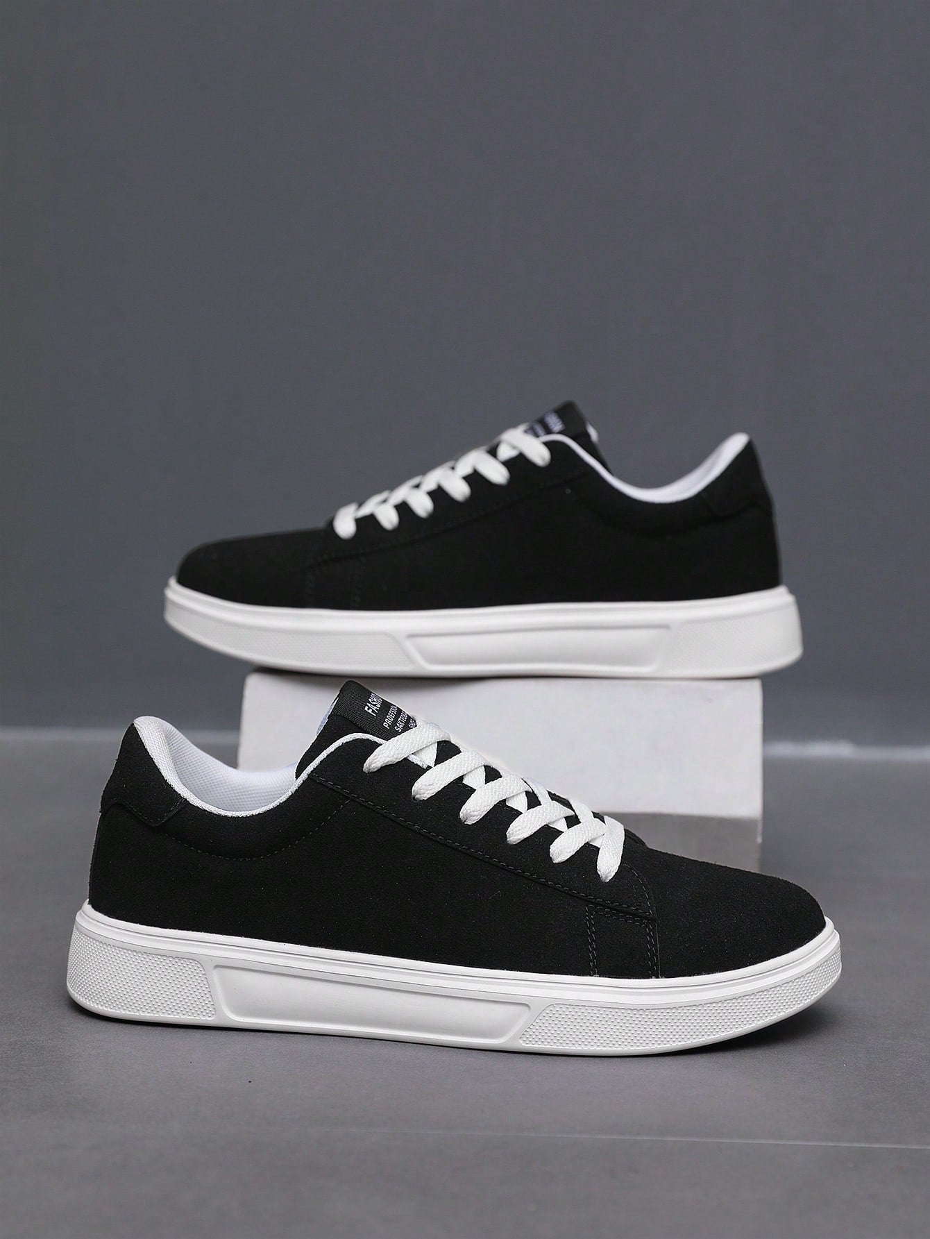 Tênis Casual Tecido Com Solado Baixo Antiderrapante