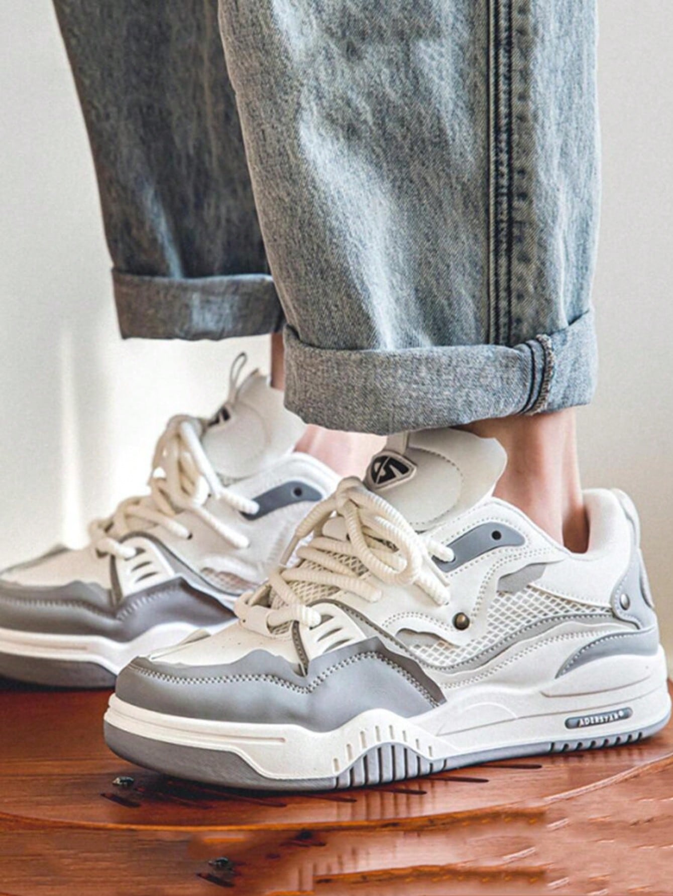 Tênis Chunky Cano Baixo Estilo Retrô