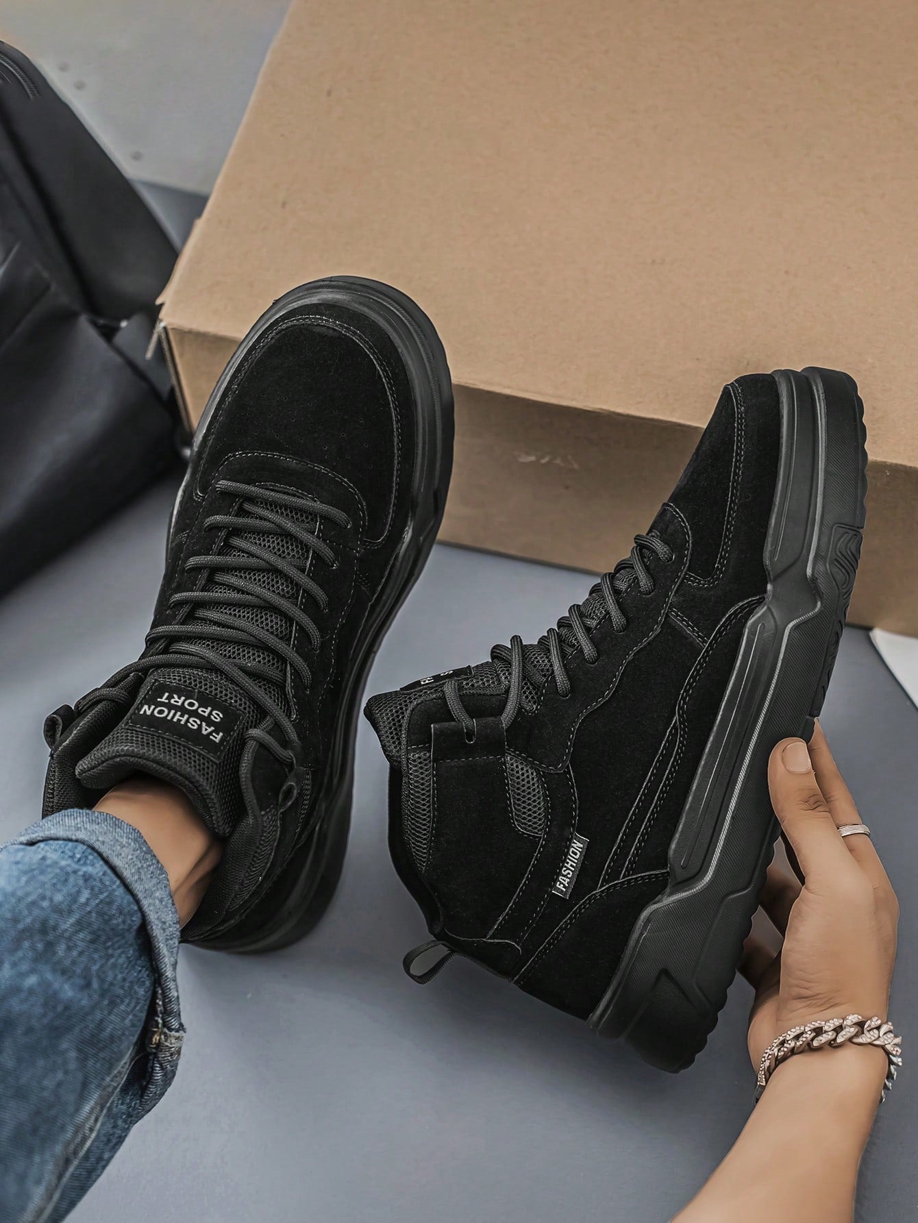 Tênis Street Cano Alto Solado Resistente