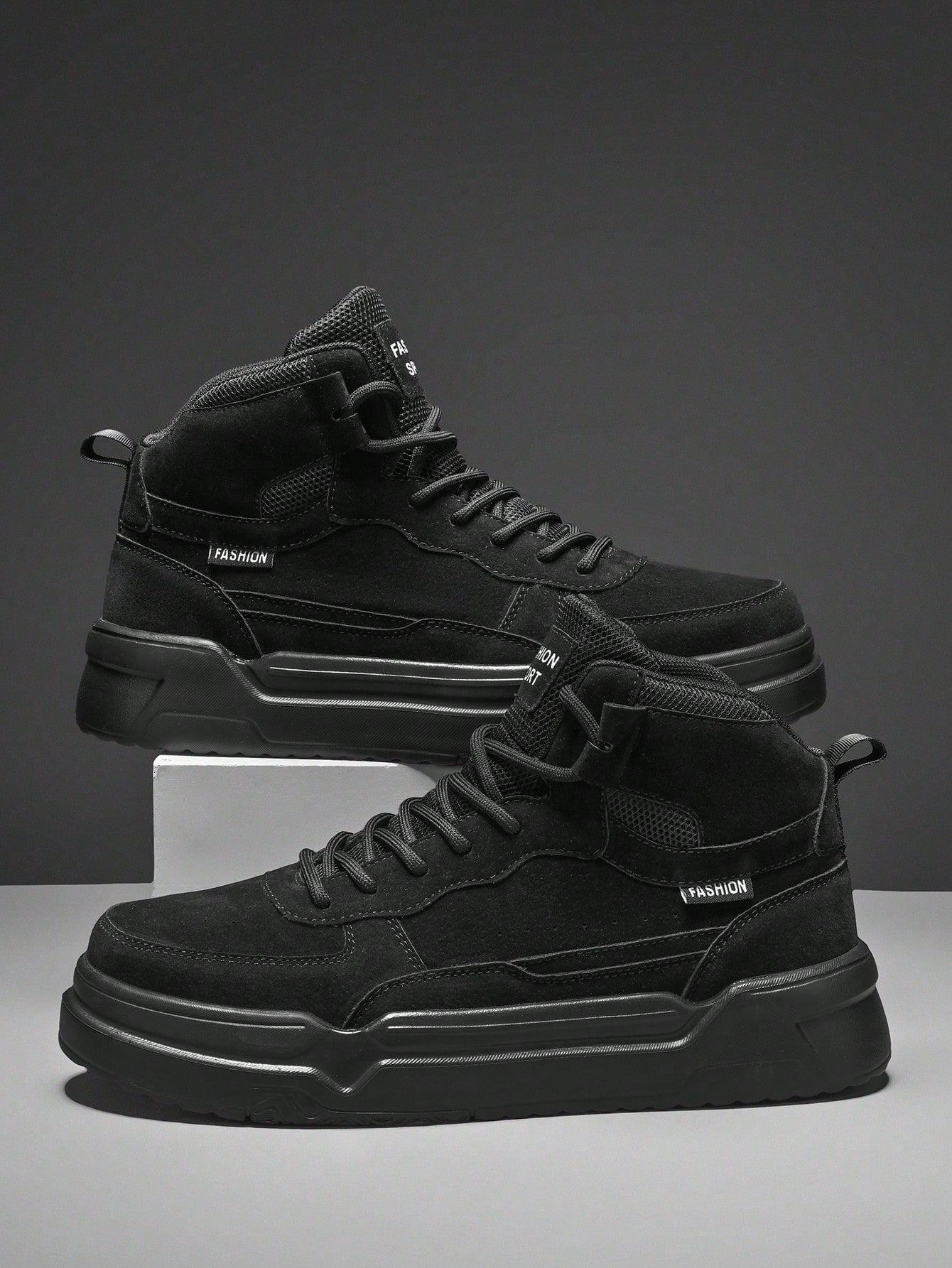 Tênis Street Cano Alto Solado Resistente