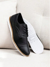 Tênis Casual Social Com Recortes Solado Tratorado