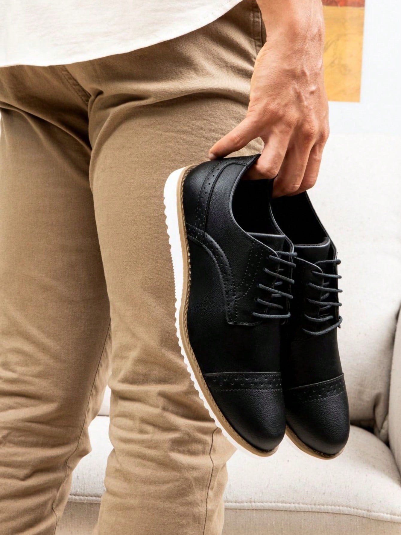 Tênis Casual Social Com Recortes Solado Tratorado