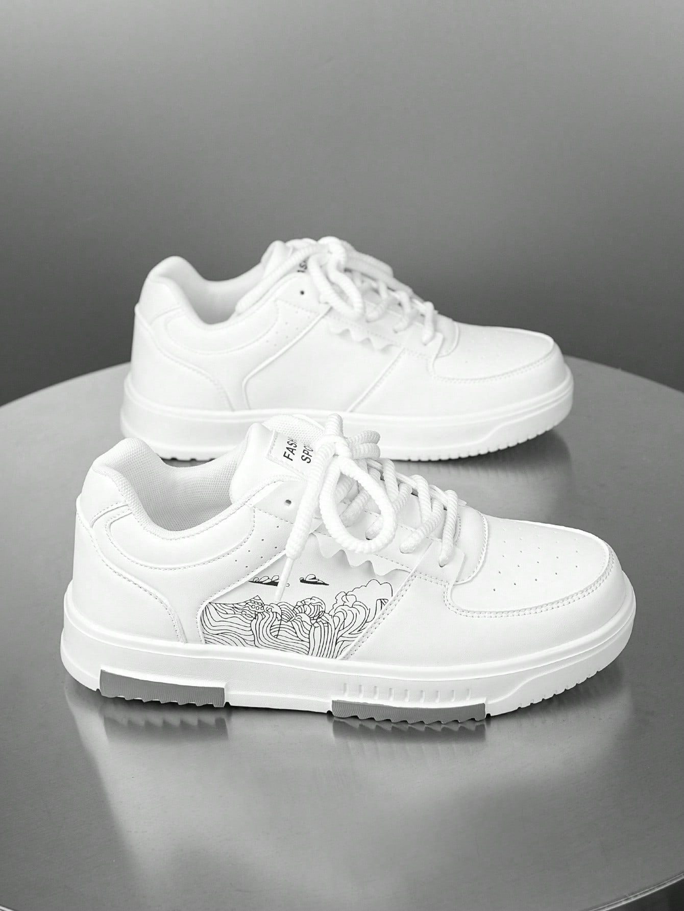 Tênis Street Estilo Urbano Recortes Detalhados