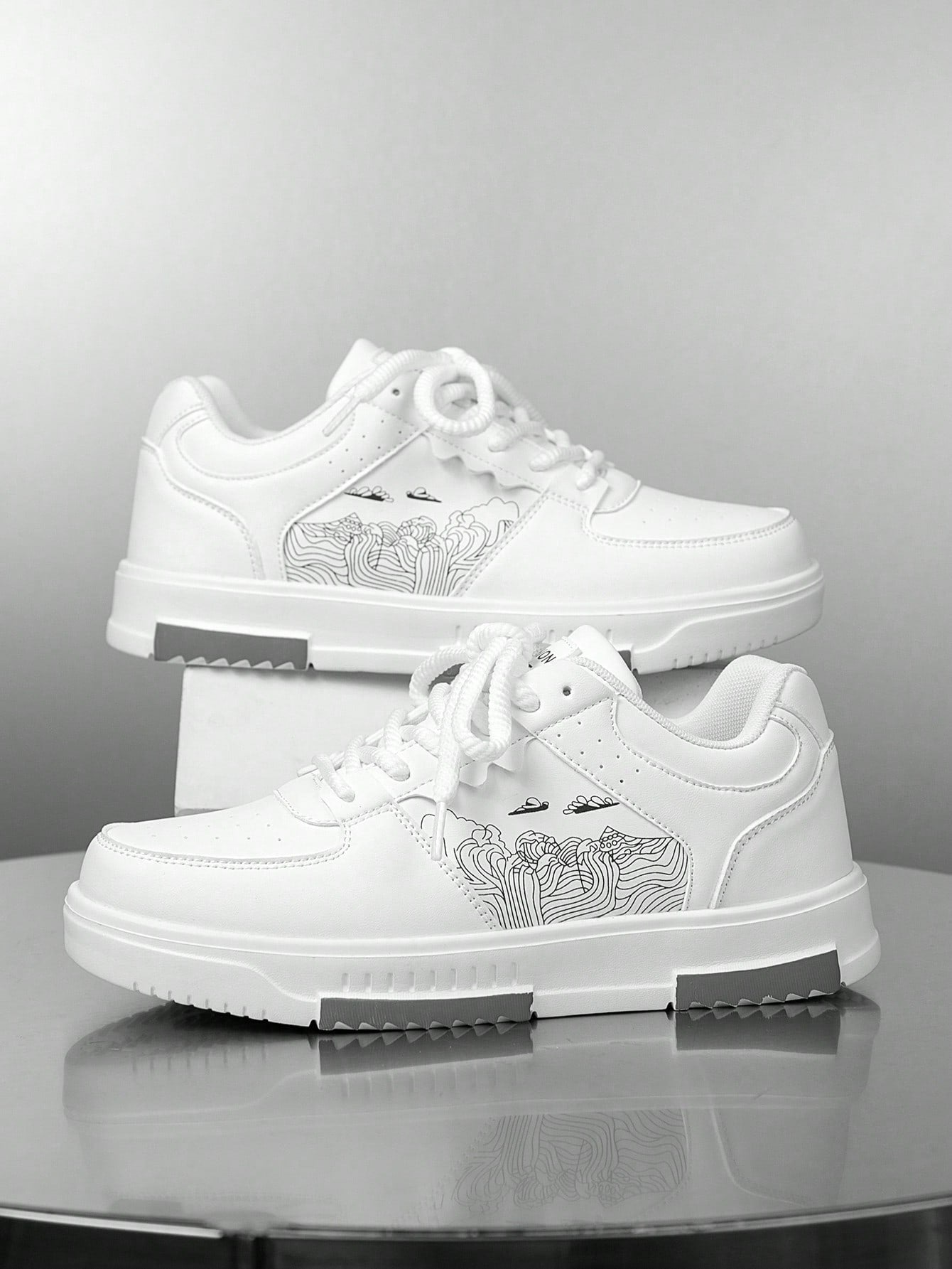 Tênis Street Estilo Urbano Recortes Detalhados