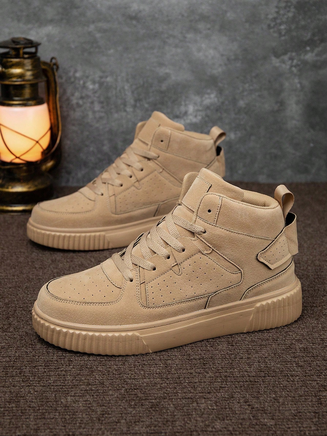 Tênis Street Cano Alto Solado Tratorado