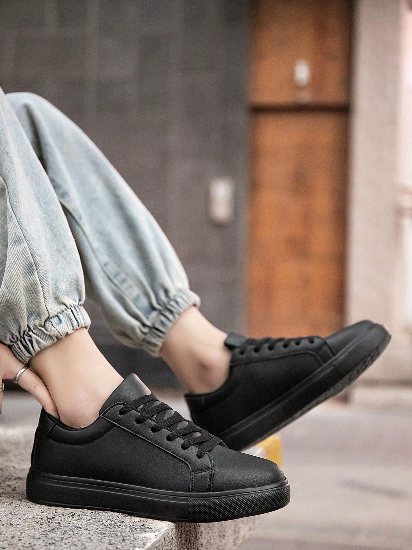 Tênis Casual Couro Design Clean Com Solado Resistente