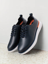 Tênis Casual Perfurado Com Solado Leve Amortecido