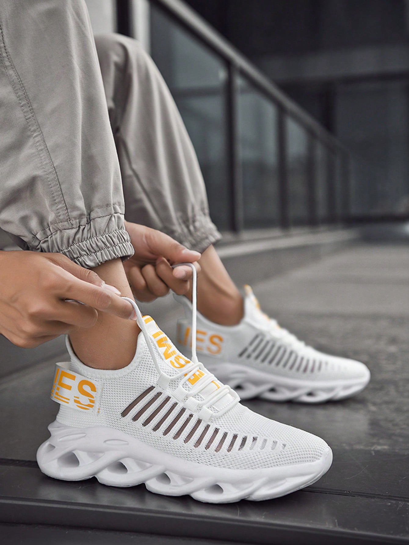 Tênis Corrida Leve Com Solado Vazado Moderno