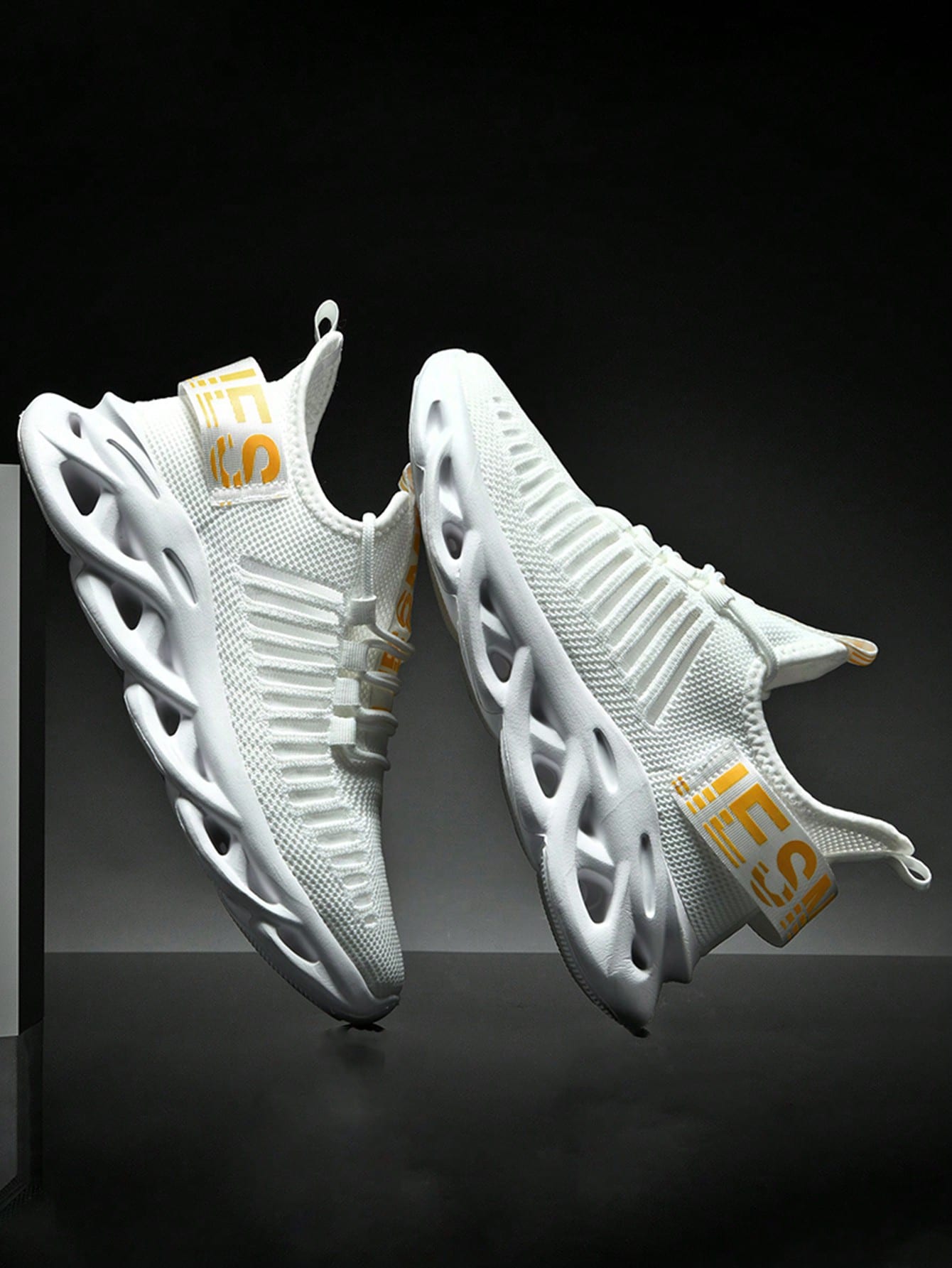 Tênis Corrida Leve Com Solado Vazado Moderno