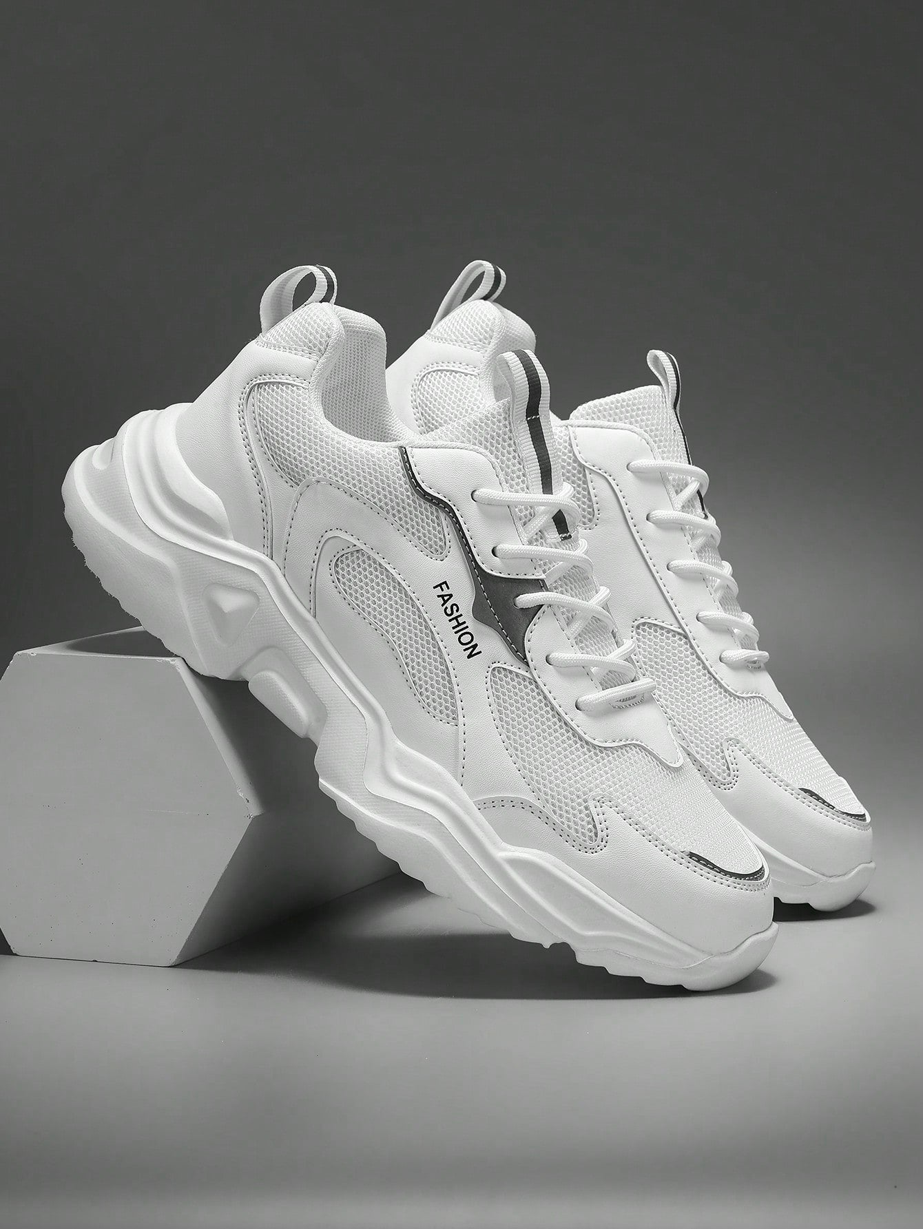 Tênis Corrida Com Sola Tratorada Design Robusto