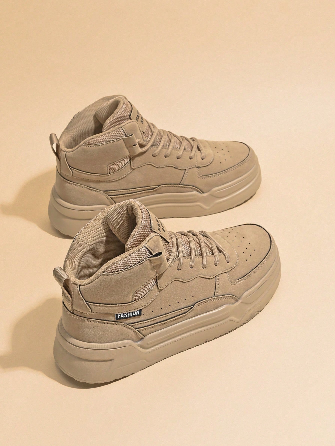 Tênis Street Estilo Urbano Recortes Modernos