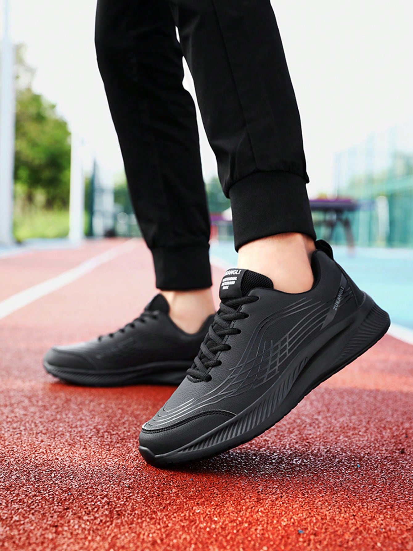 Tênis Corrida Leve Com Design Esportivo