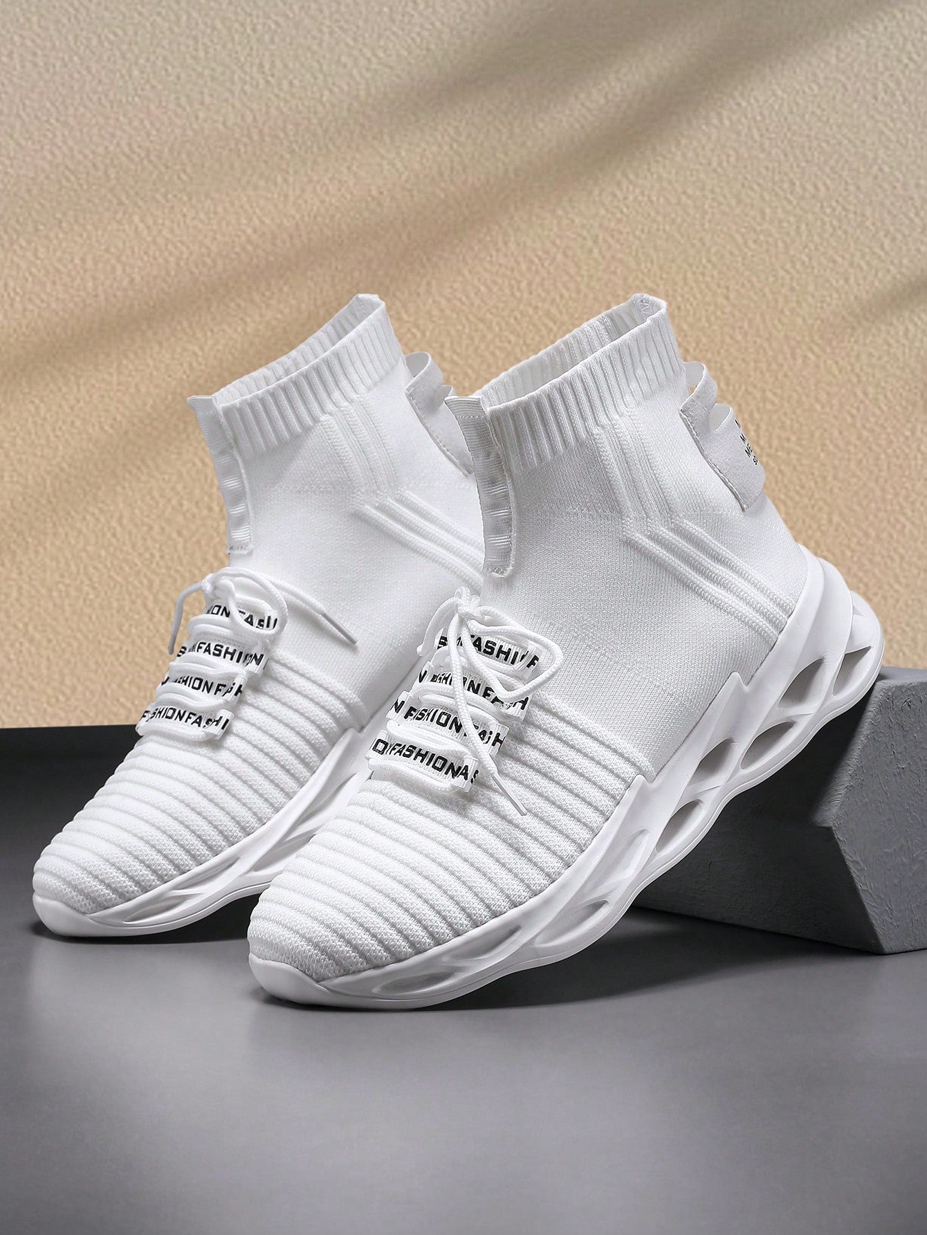 Tênis Corrida Knit Cano Alto Solado Vazado