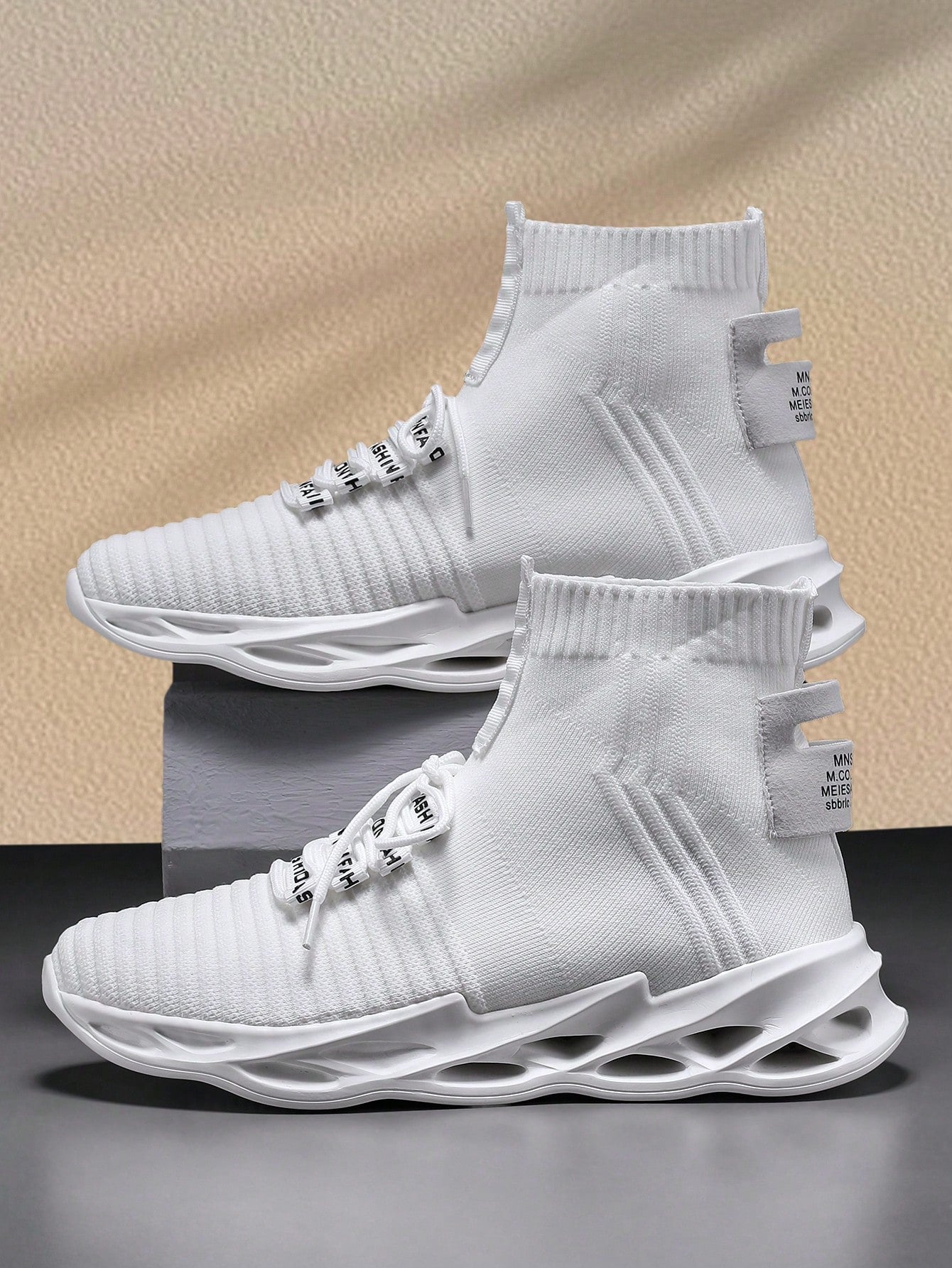 Tênis Corrida Knit Cano Alto Solado Vazado