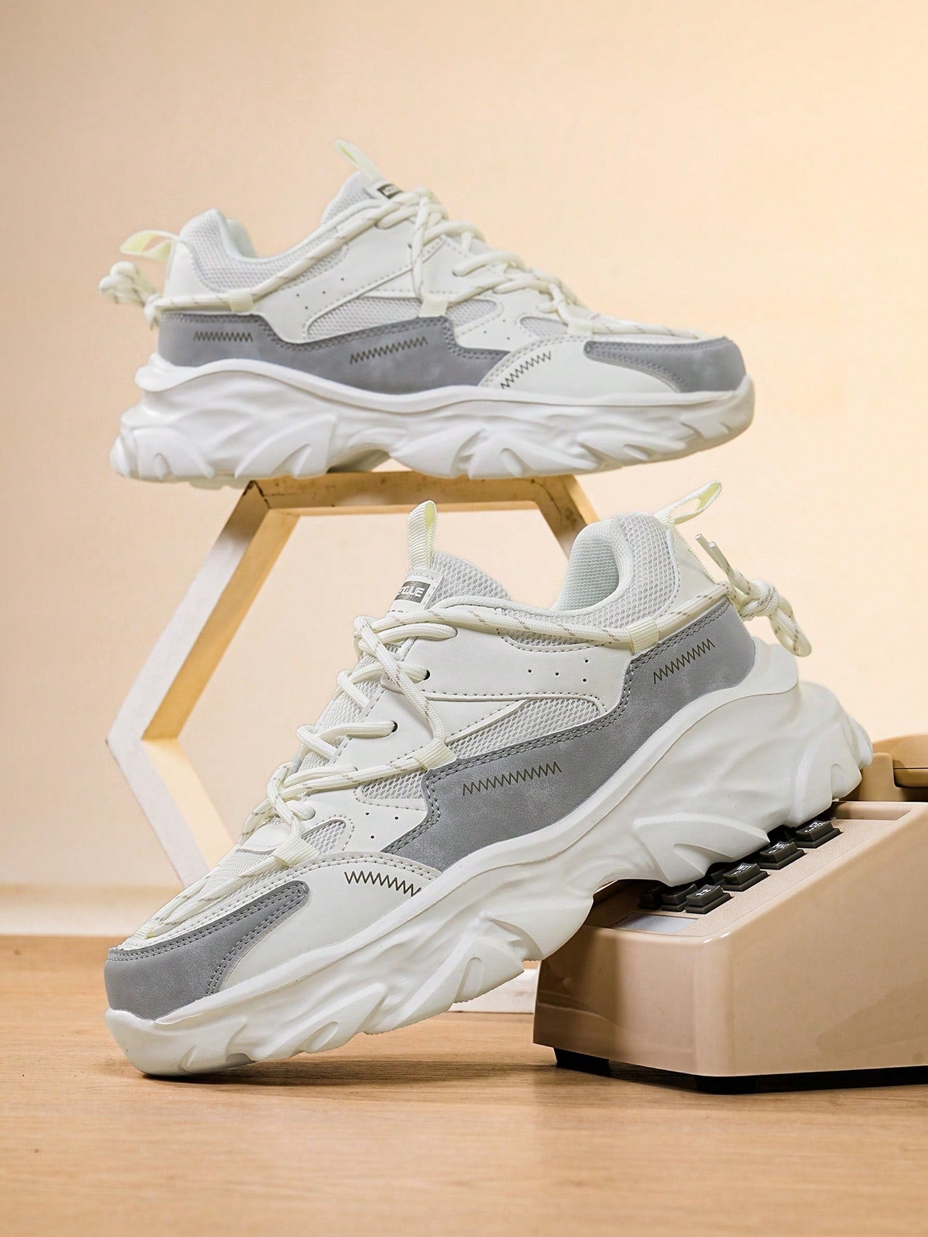 Tênis Chunky Cano Baixo Solado Tratorado