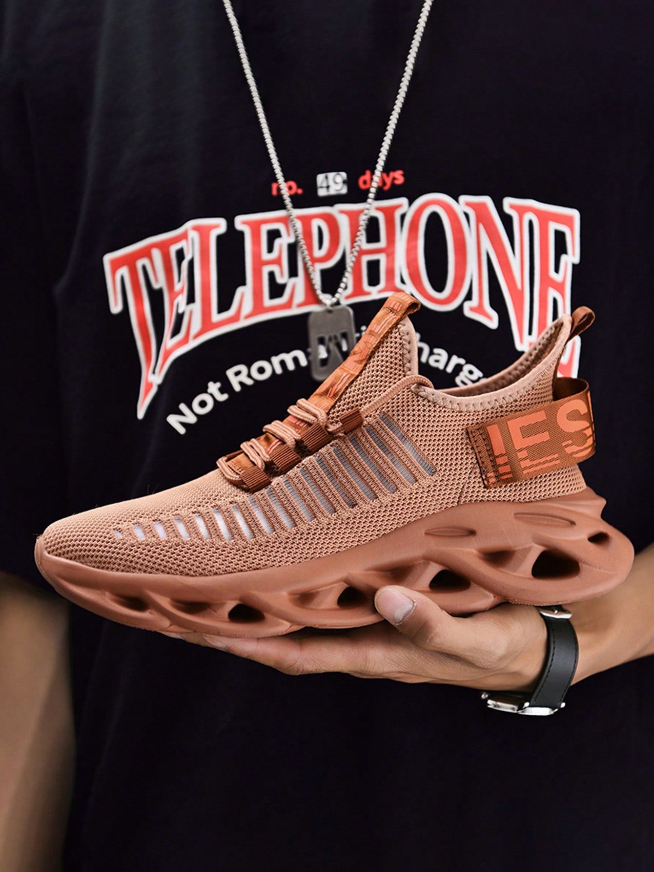 Tênis Corrida Leve Com Solado Vazado Estilo Futurista