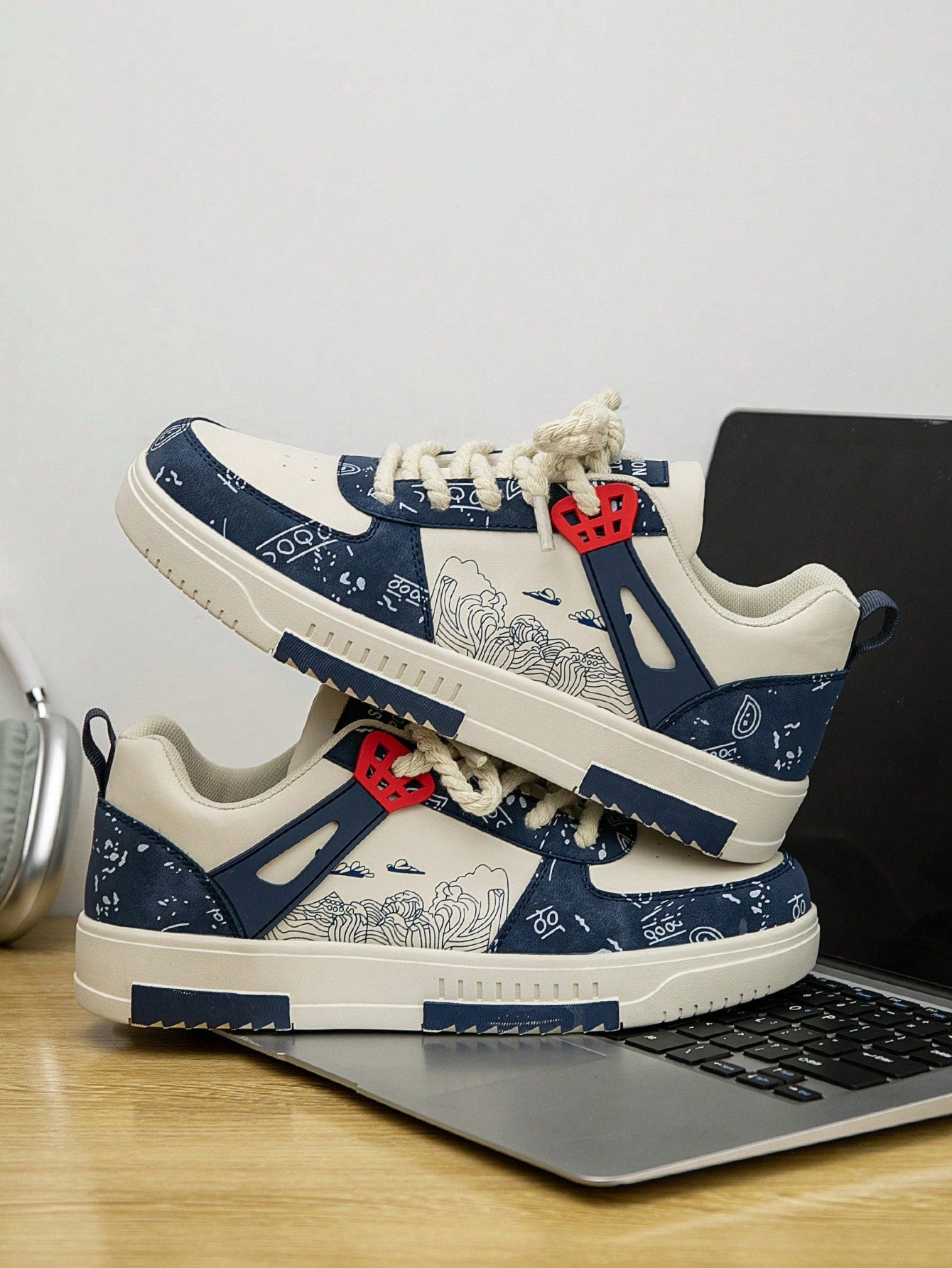 Tênis Street Estampado Detalhes Casuais Design Urbano