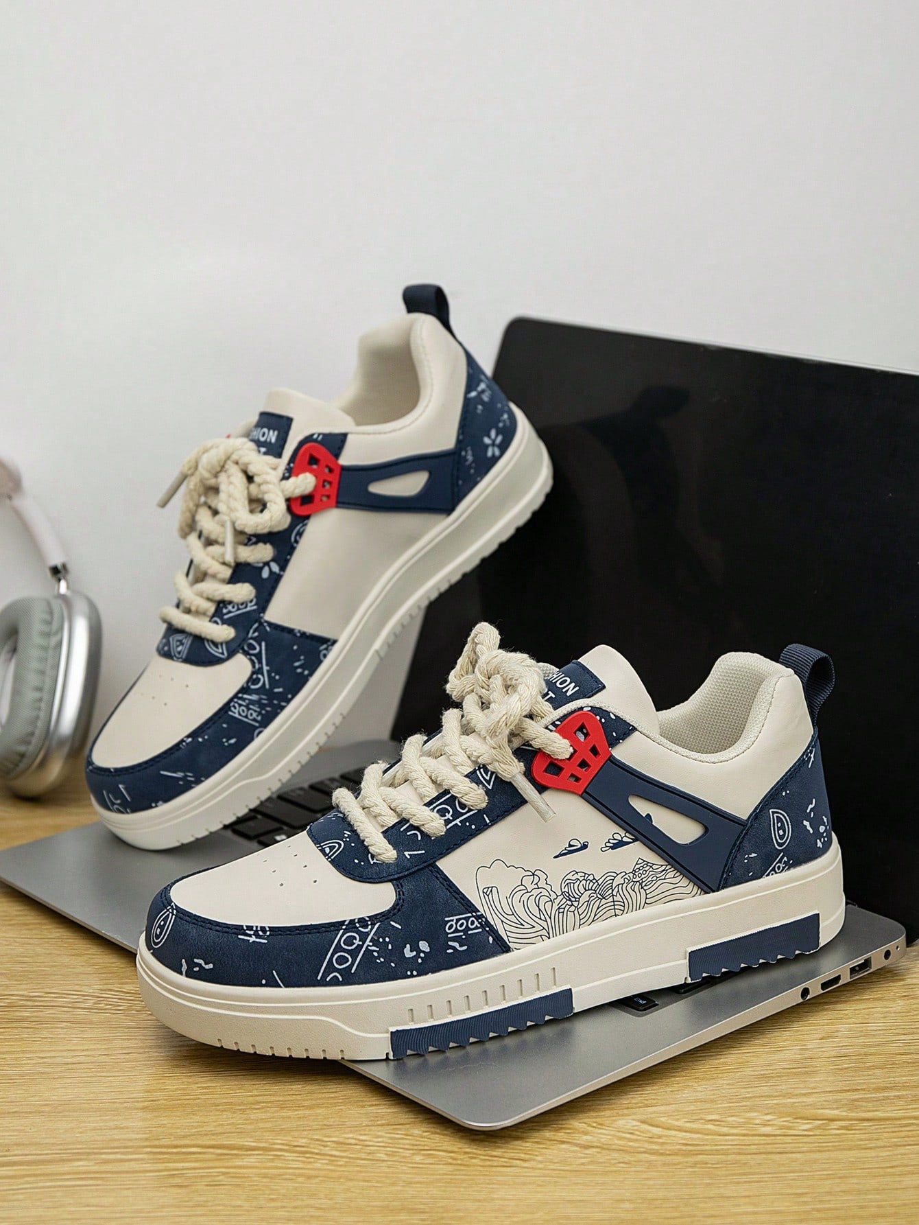 Tênis Street Estampado Detalhes Casuais Design Urbano