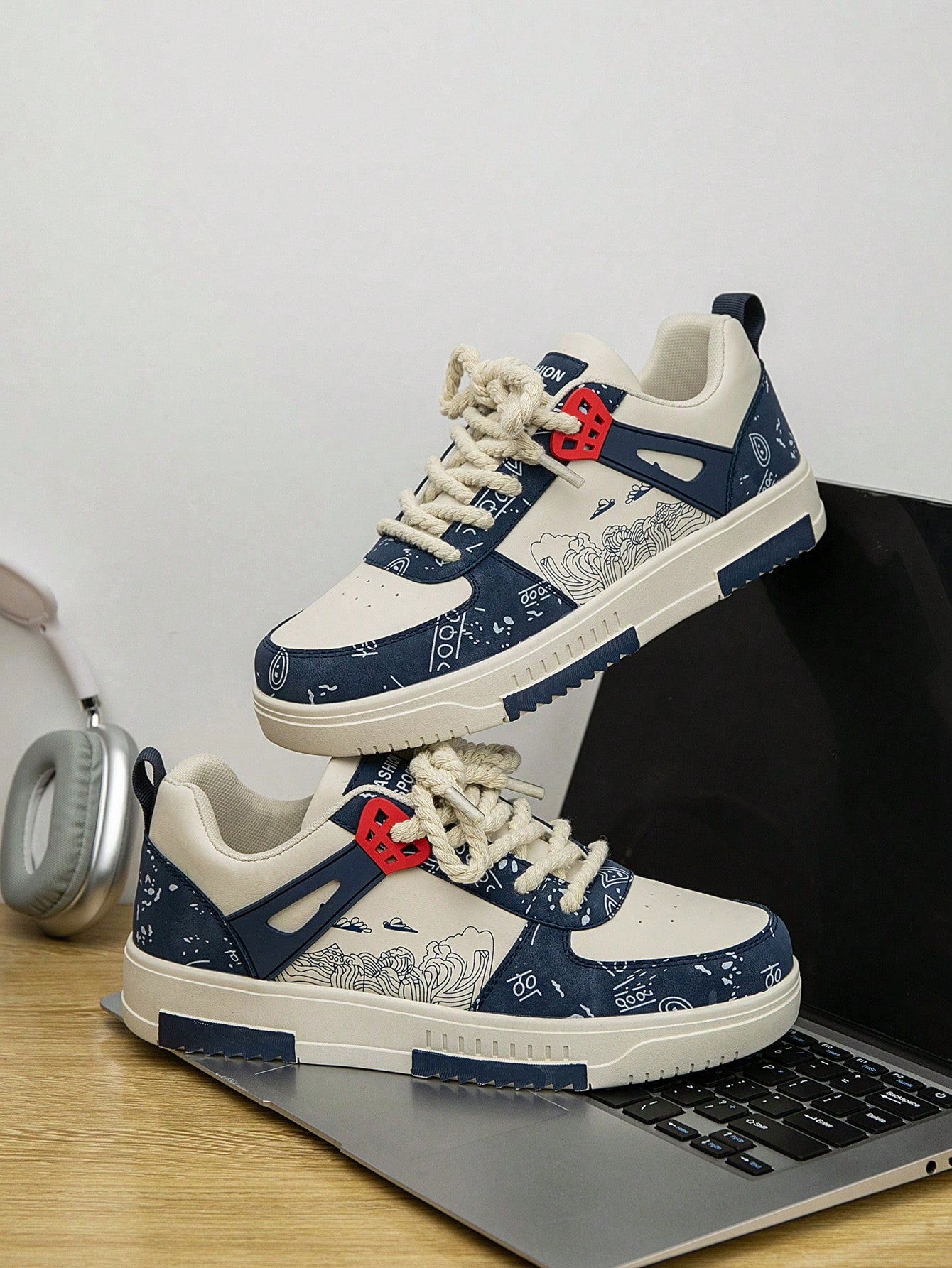 Tênis Street Estampado Detalhes Casuais Design Urbano