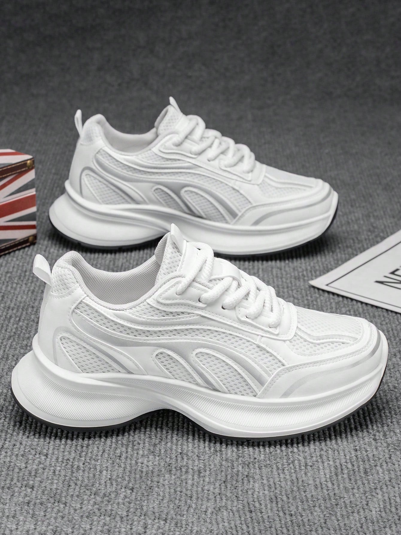 Tênis Chunky Esportivo Com Detalhes Refletivos