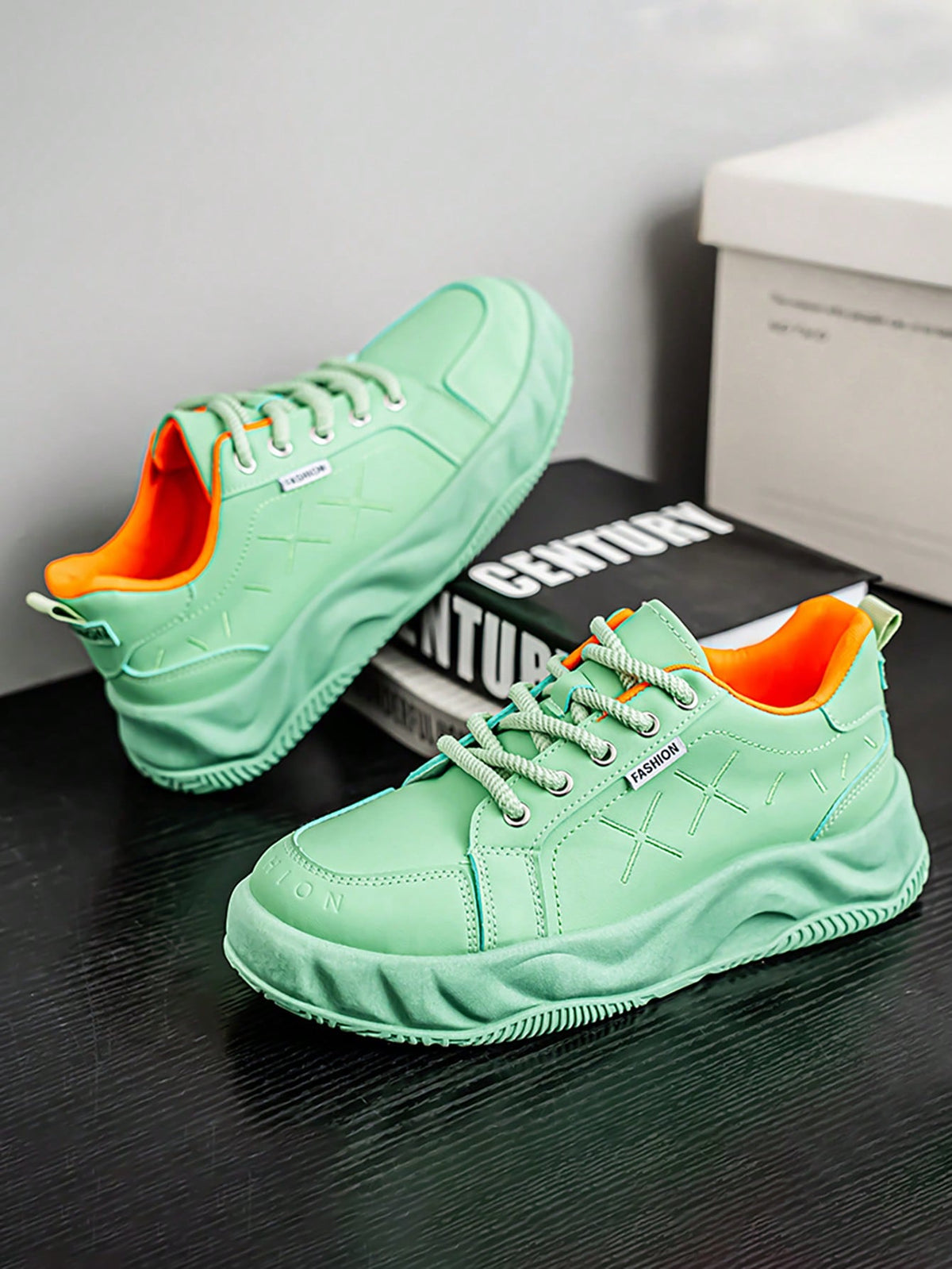 Tênis Chunky Cano Baixo Design Minimalista