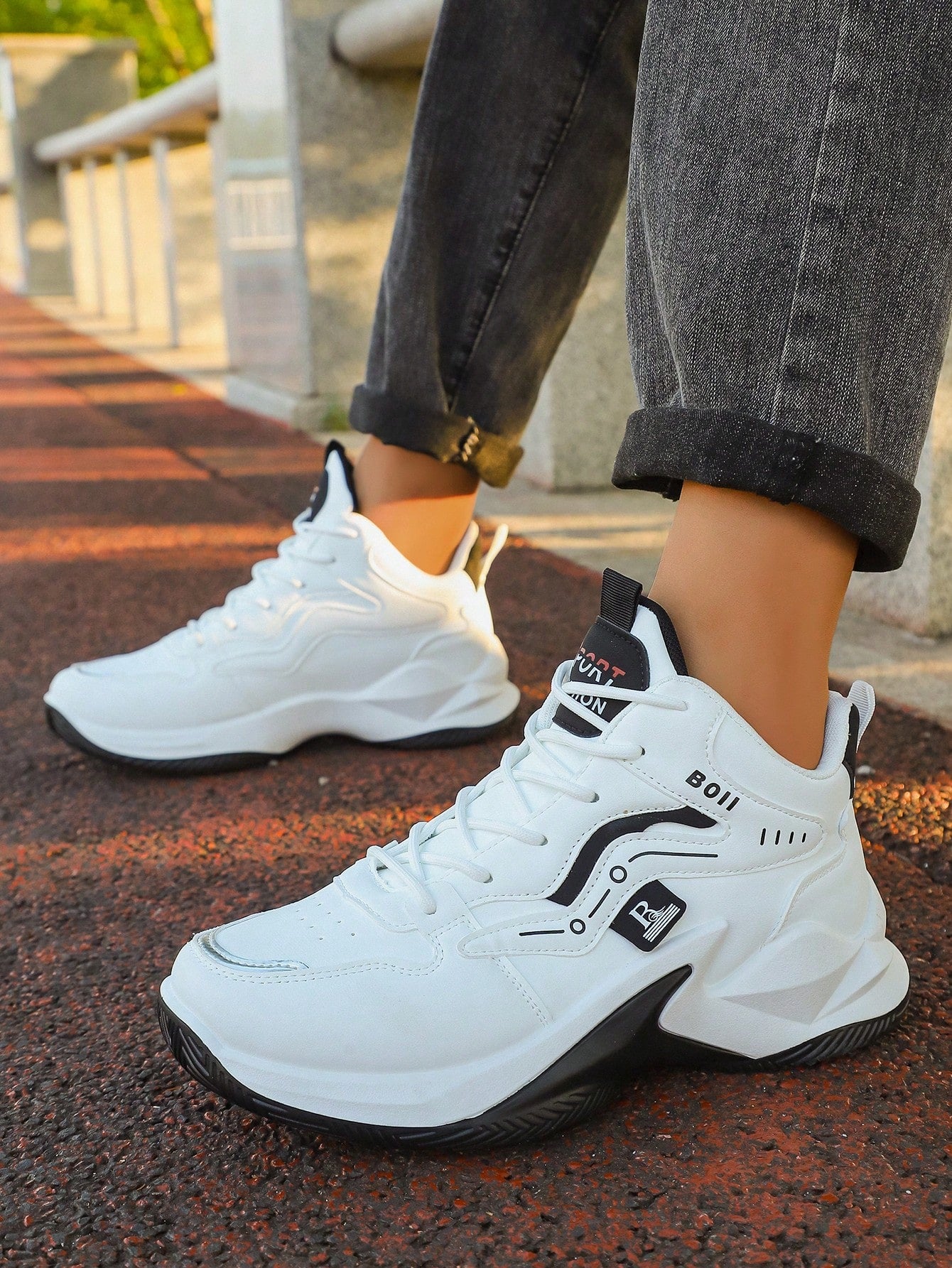 Tênis Corrida Cano Alto Design Moderno