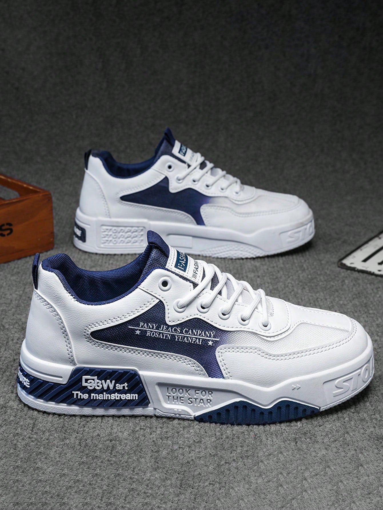 Tênis Street Cano Baixo Recortes Estilizados