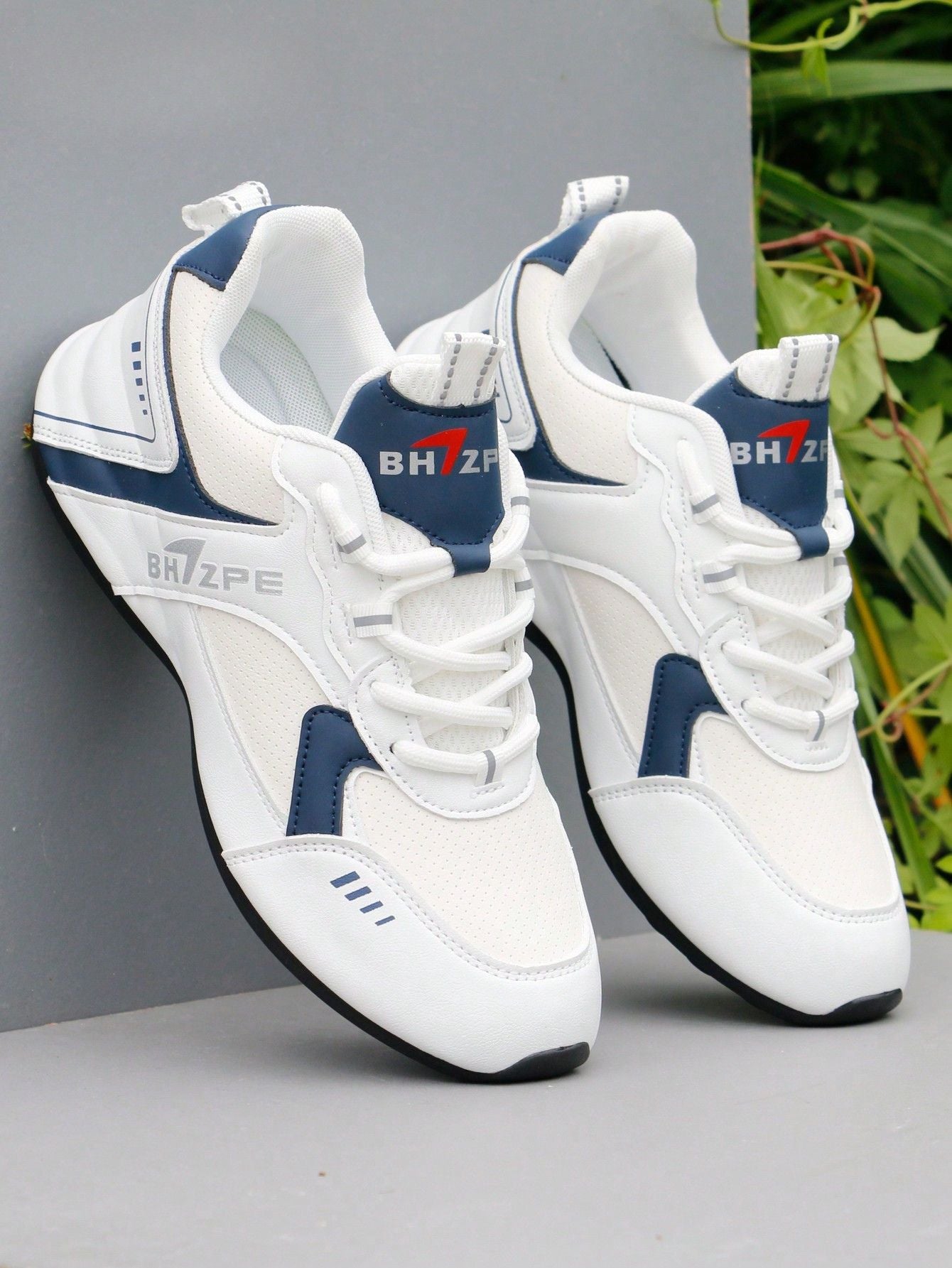 Tênis Casual Recortes Esportivos Cabedal Respirável